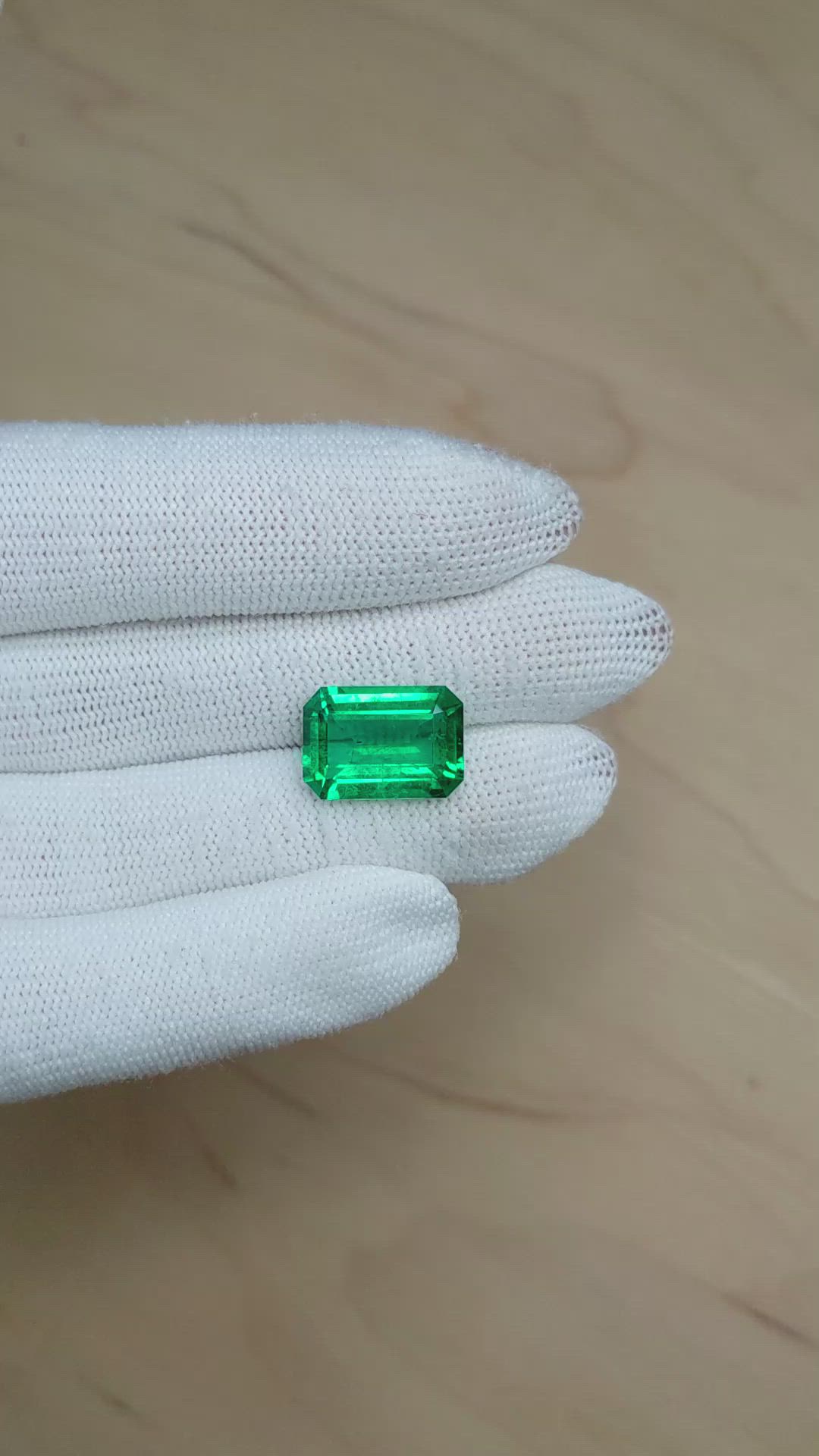 8.78 Ct. Emerald from Zambia Size Video