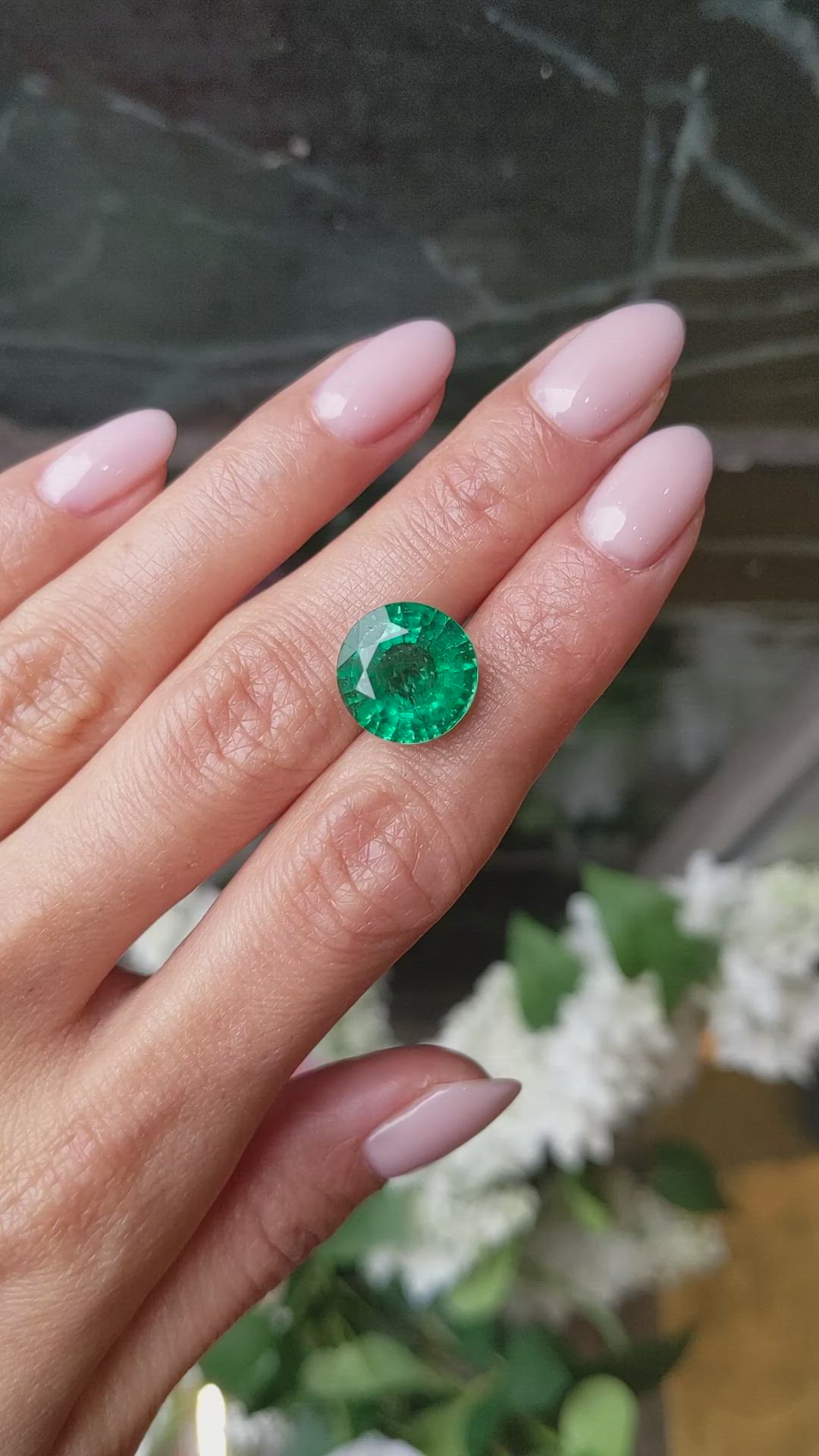 7.86 Ct. Emerald from Zambia Size Video