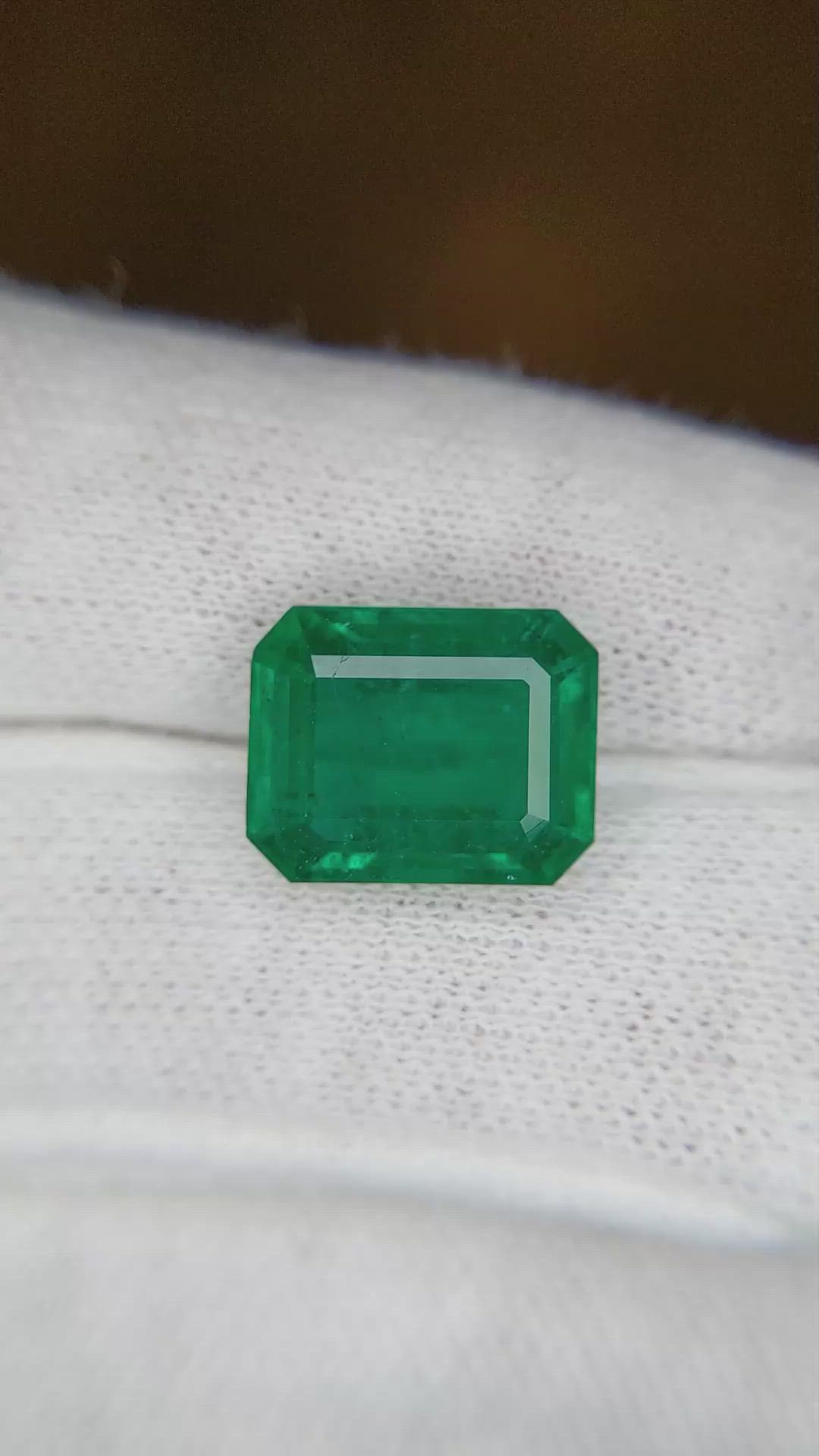 6.30 Ct. Emerald from Zambia Size Video