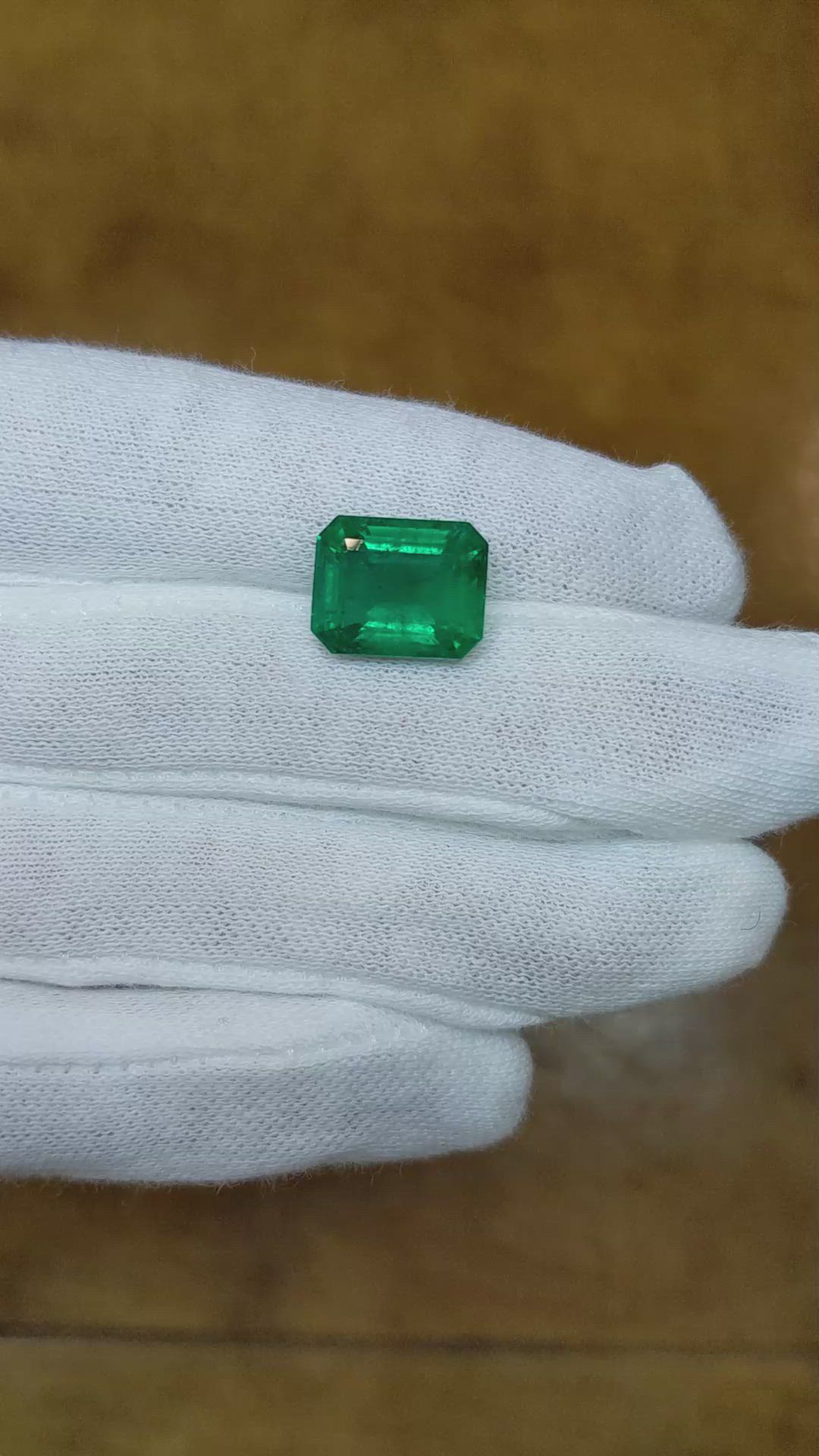 6.30 Ct. Emerald from Zambia Size Video