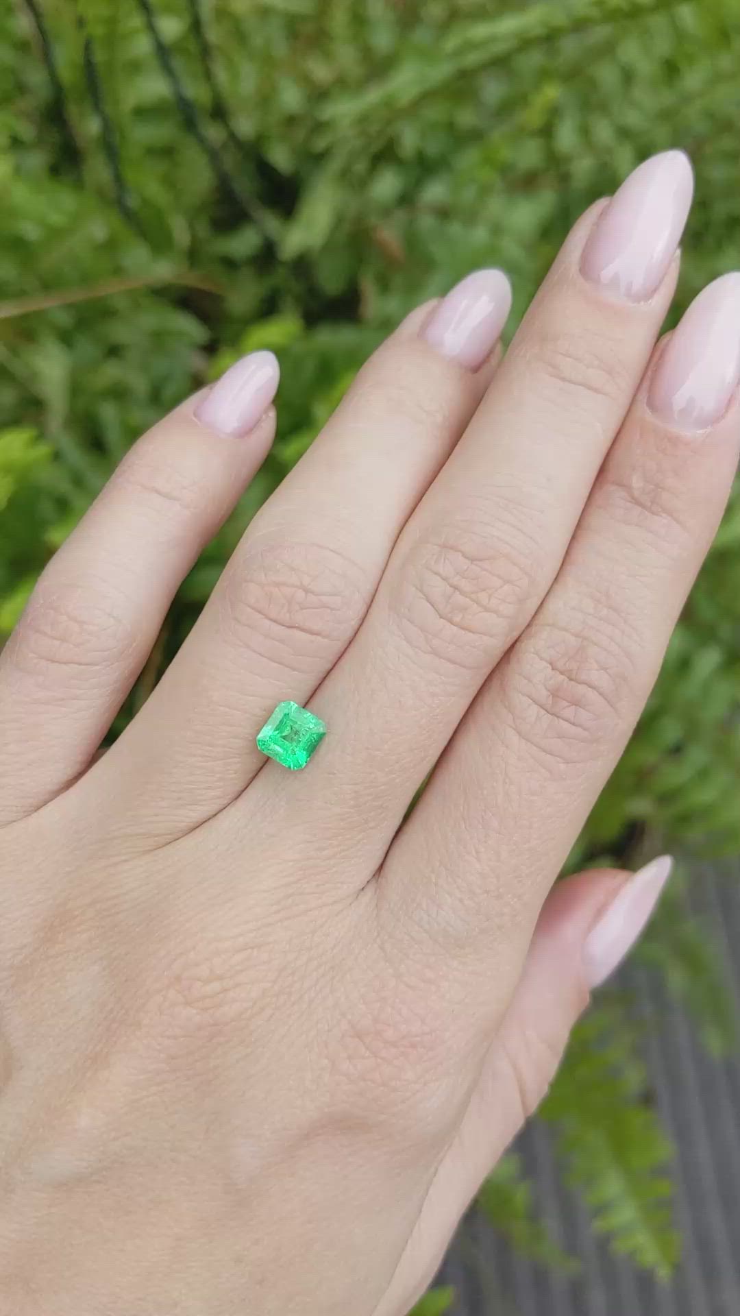 0.78 Ct. Emerald from Colombia Size Video