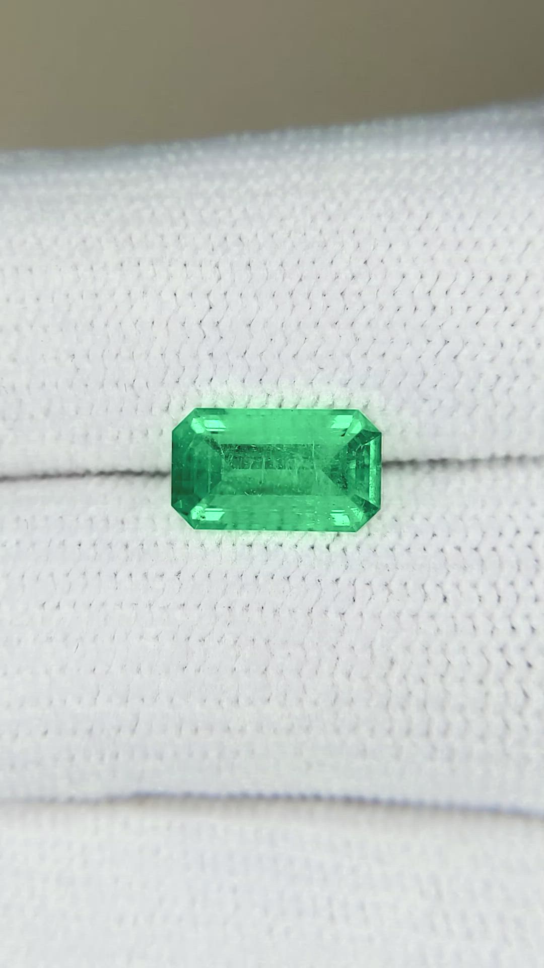 1.35 Ct. Emerald from Russia Size Video