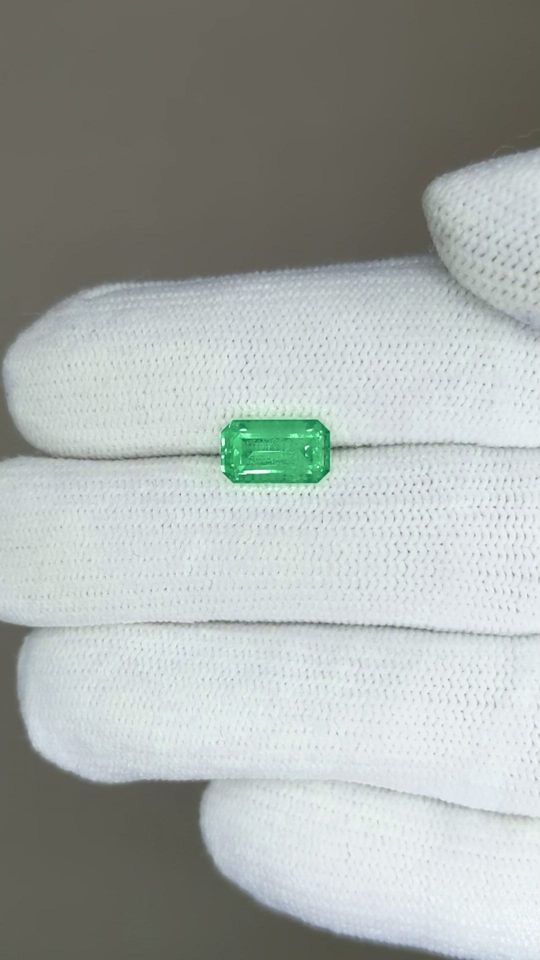 1.35 Ct. Emerald from Russia Size Video