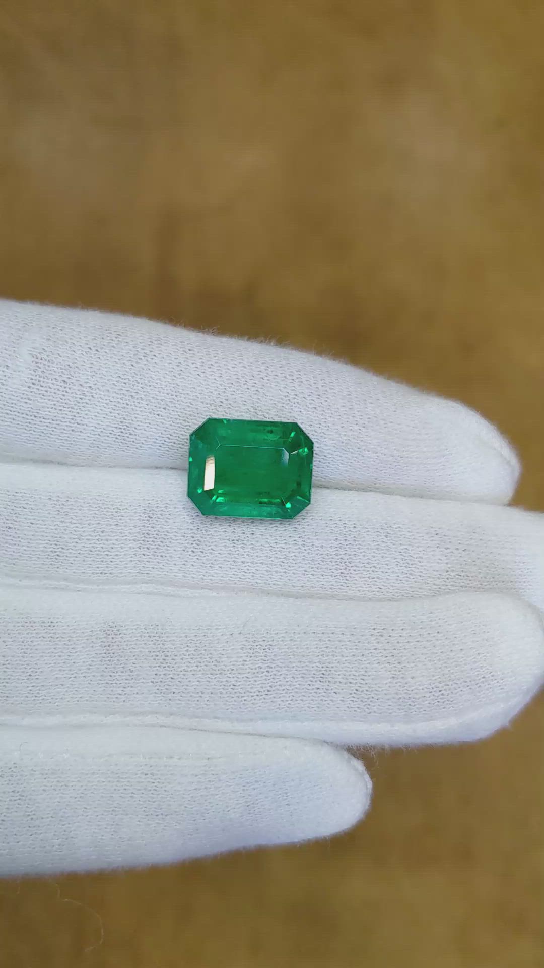 8.47 Ct. Emerald from Zambia Size Video