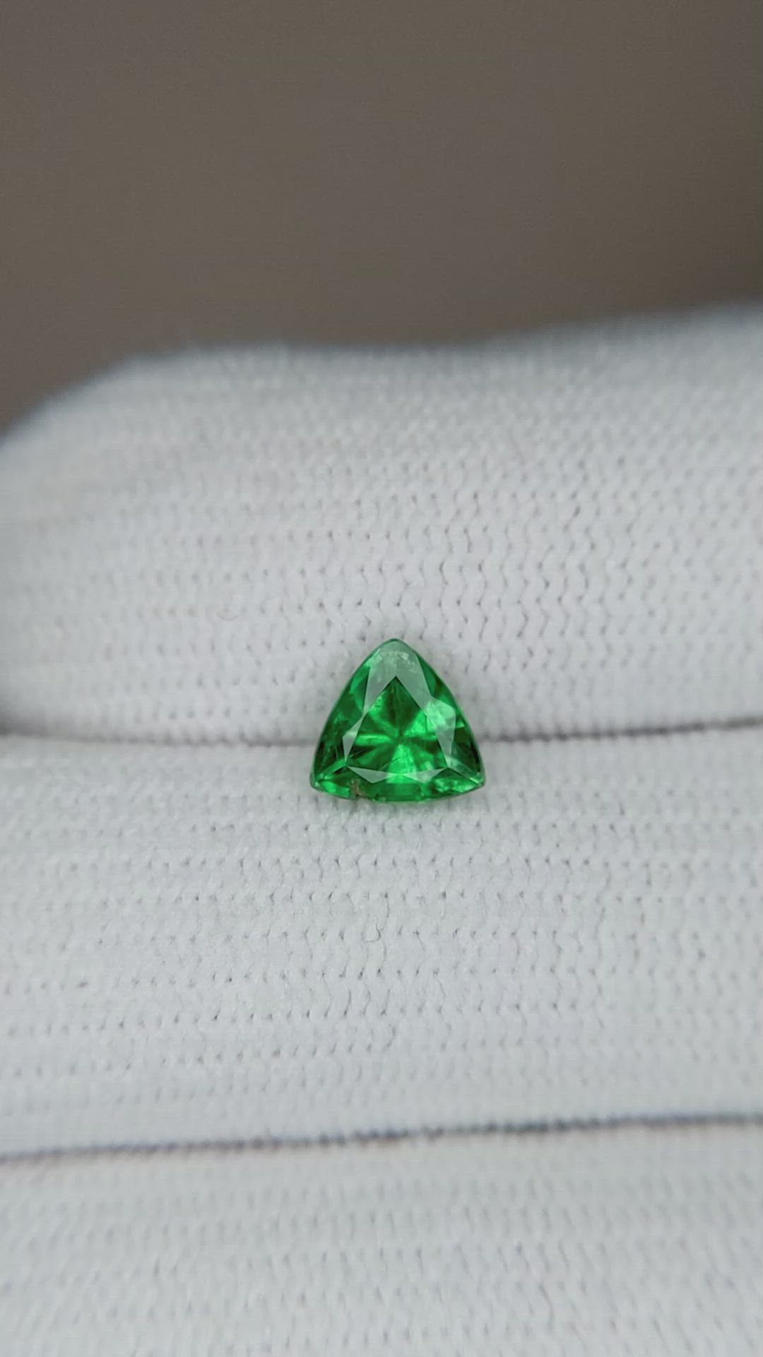 0.55 Ct. Emerald from Brazil Size Video
