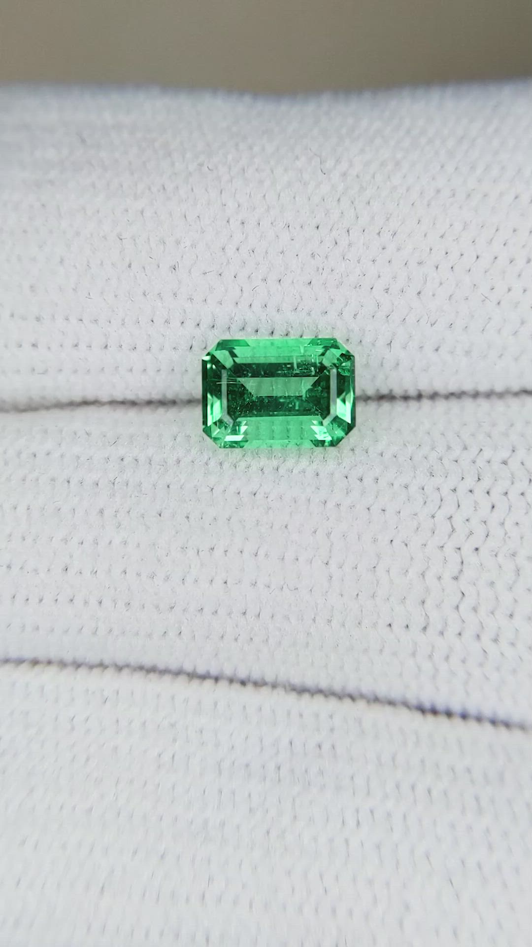 0.98 Ct. Emerald from Russia Size Video