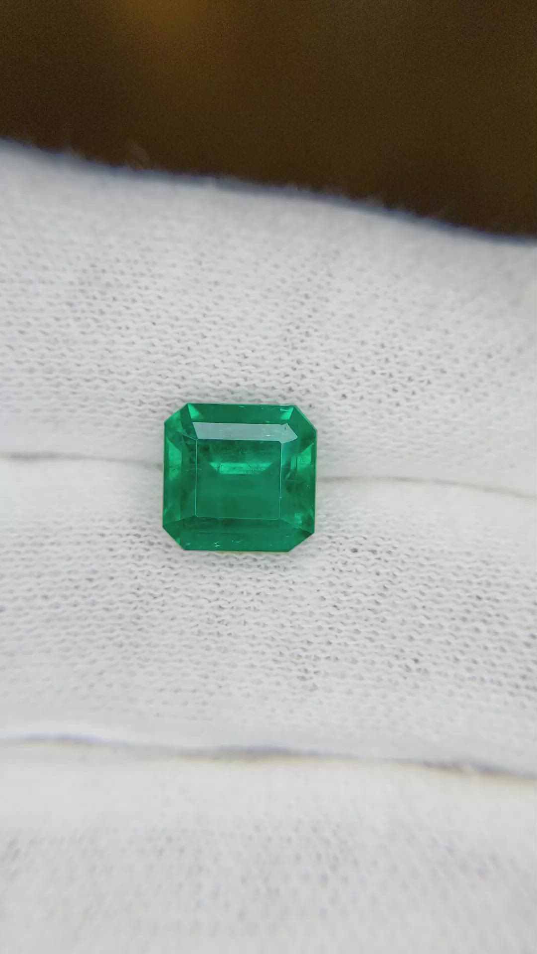 2.72 Ct. Emerald from Colombia Size Video