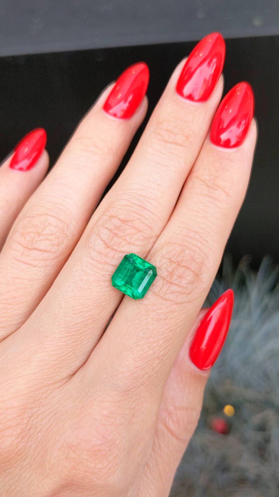 2.72 Ct. Emerald from Colombia Size Video