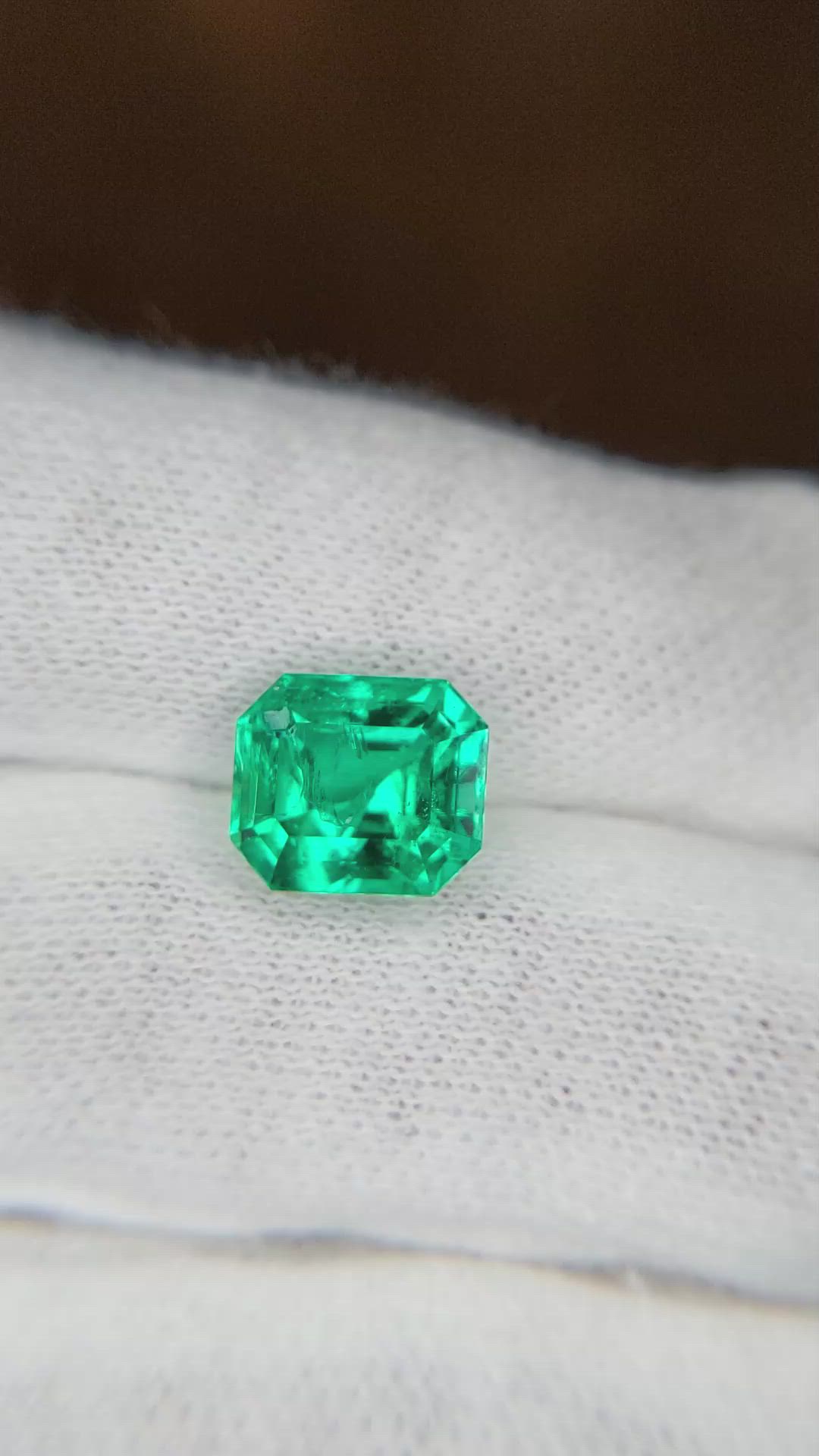 2.99 Ct. Emerald from Colombia Size Video