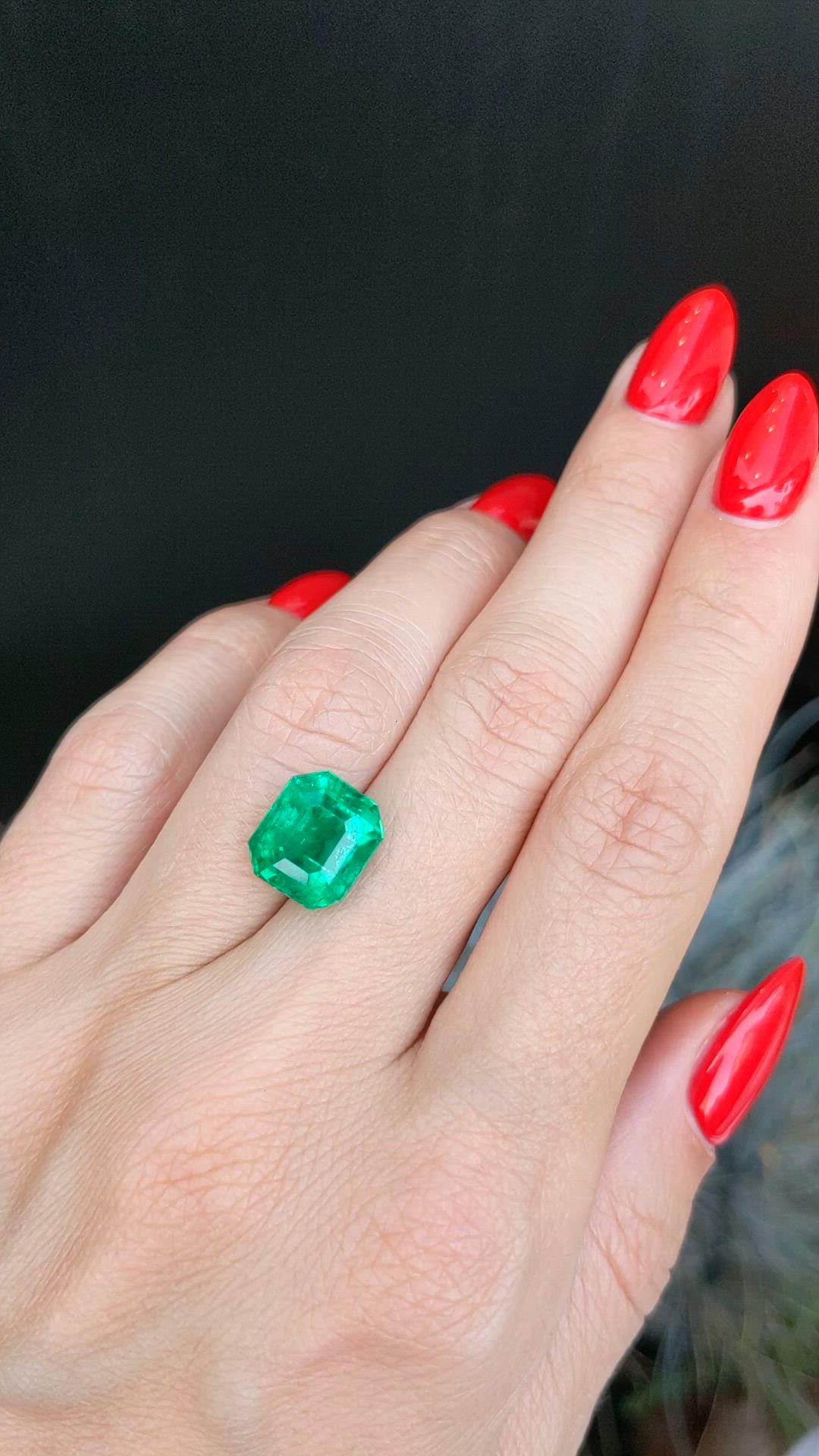 5.01 Ct. Emerald from Colombia Size Video