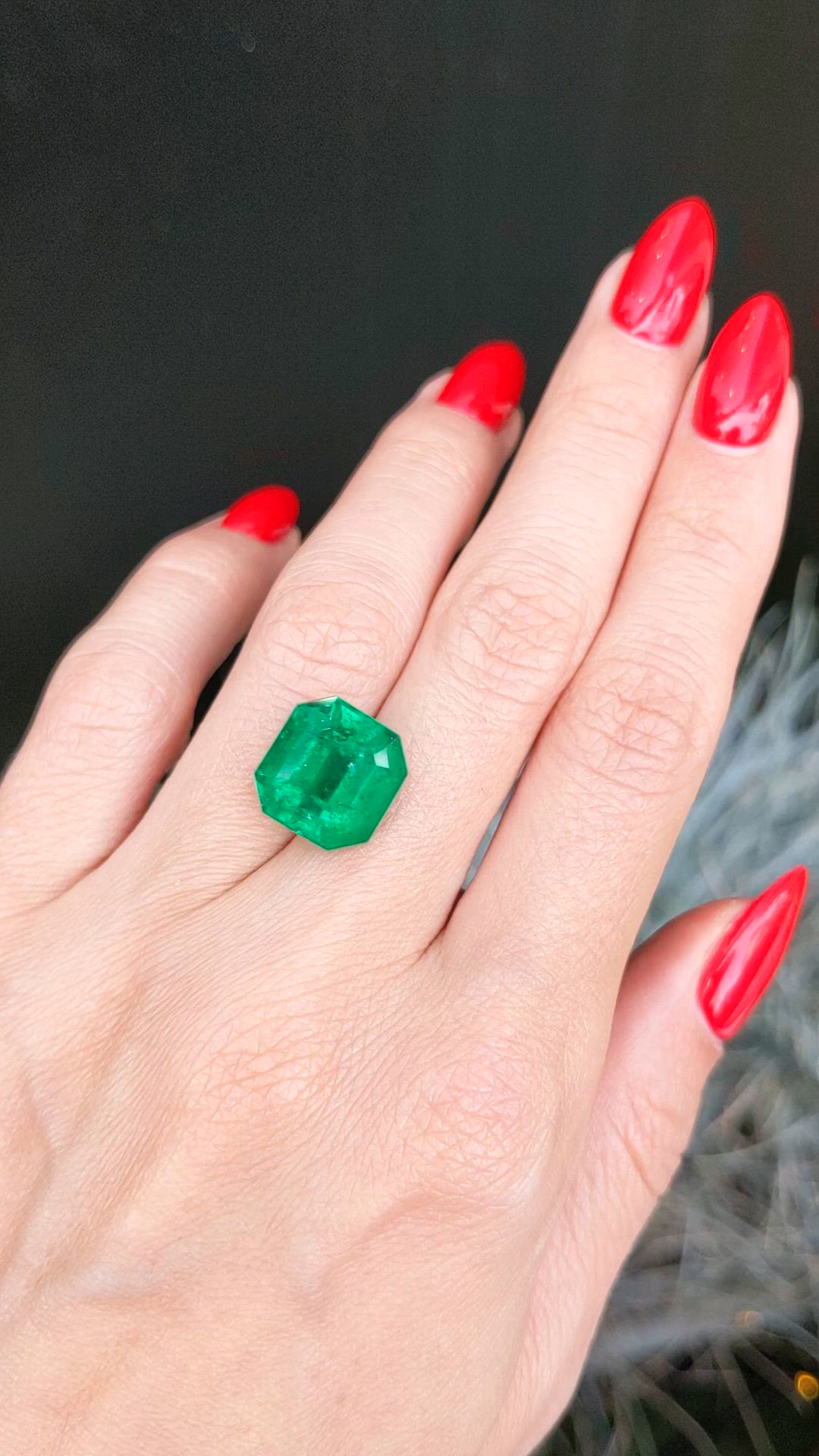 9.00 Ct. Emerald from Colombia Size Video