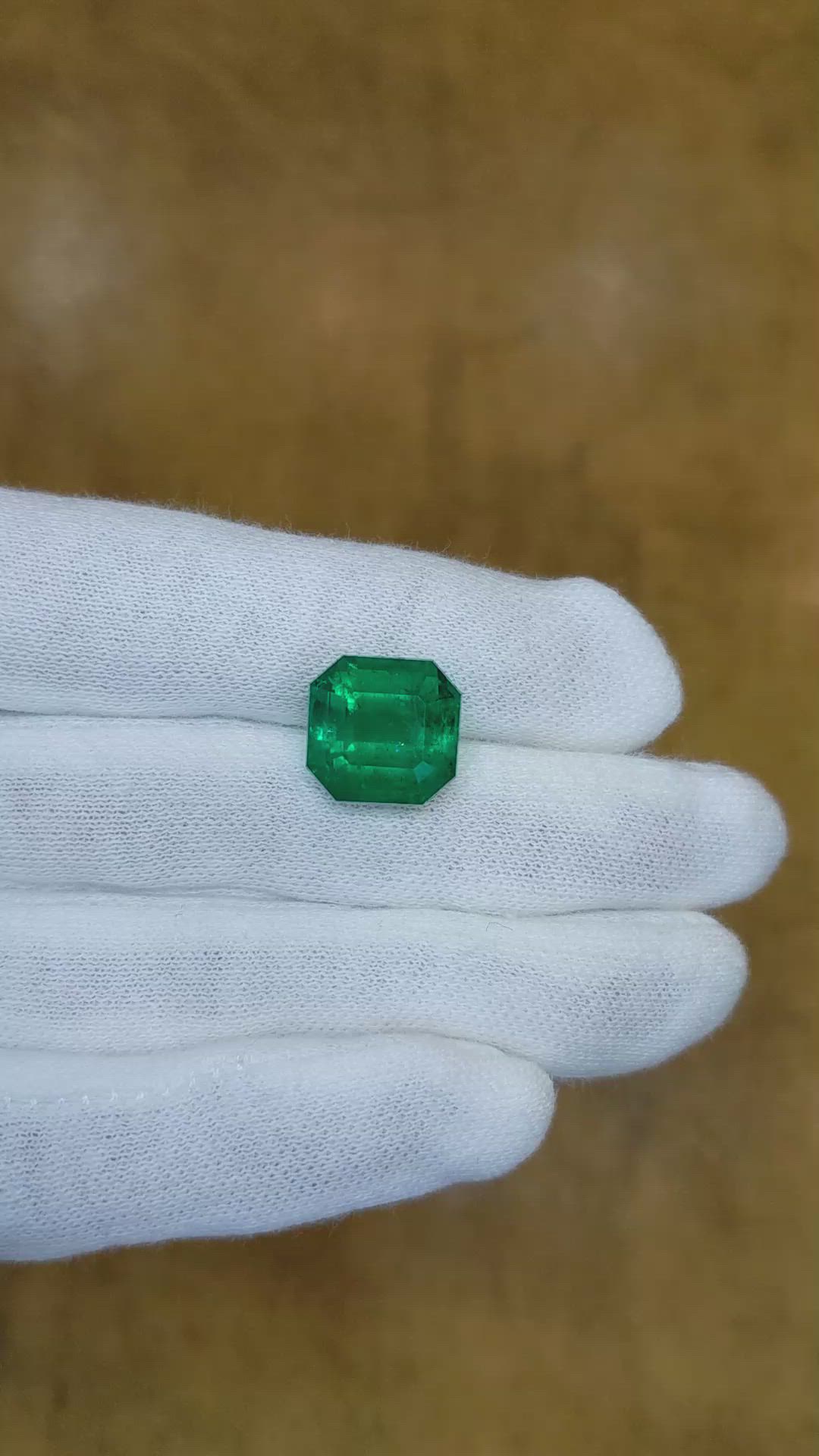 9.00 Ct. Emerald from Colombia Size Video
