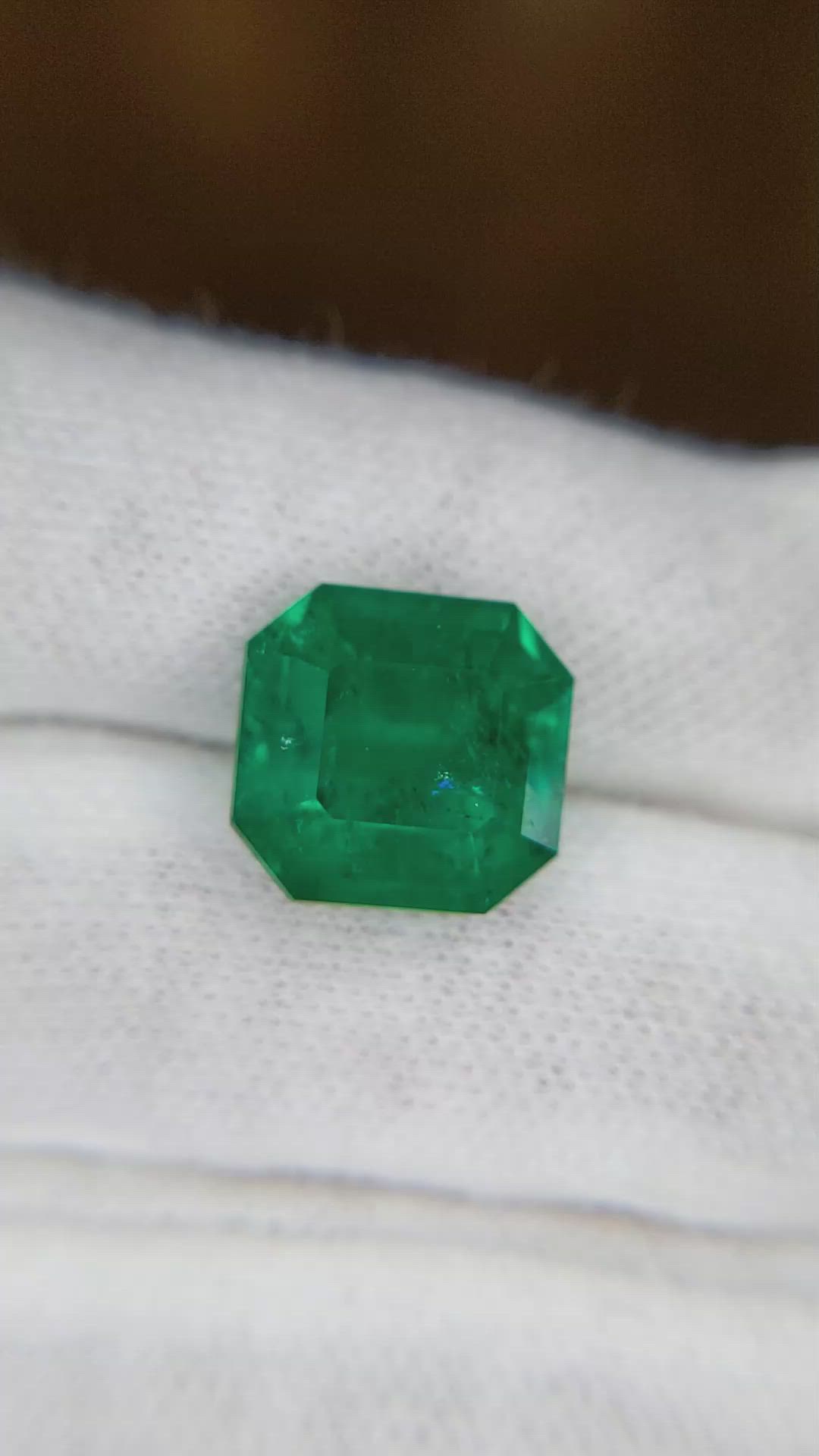 9.00 Ct. Emerald from Colombia Size Video