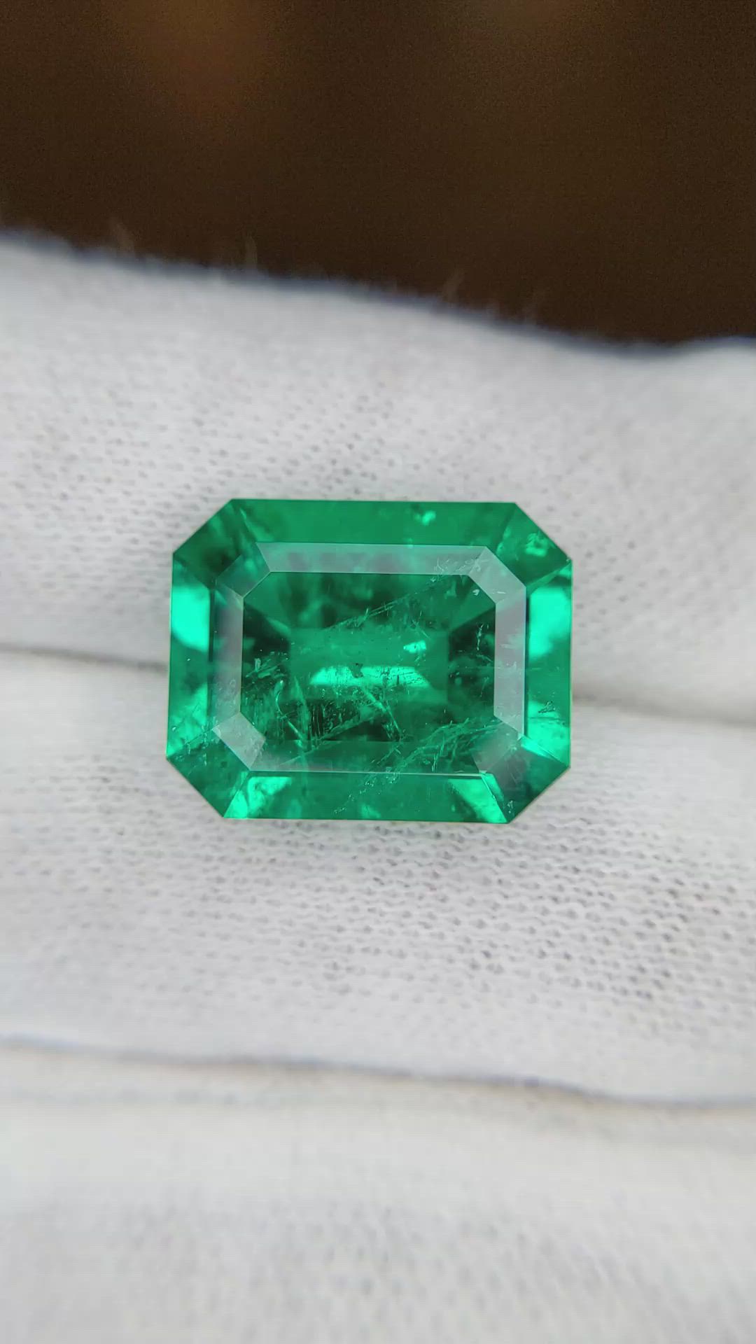9.54 Ct. Emerald from Colombia Size Video