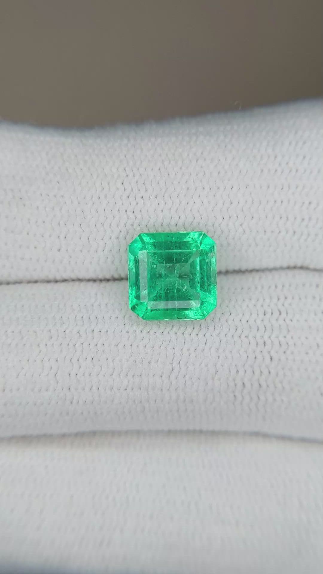 2.10 Ct. Emerald from Colombia Size Video