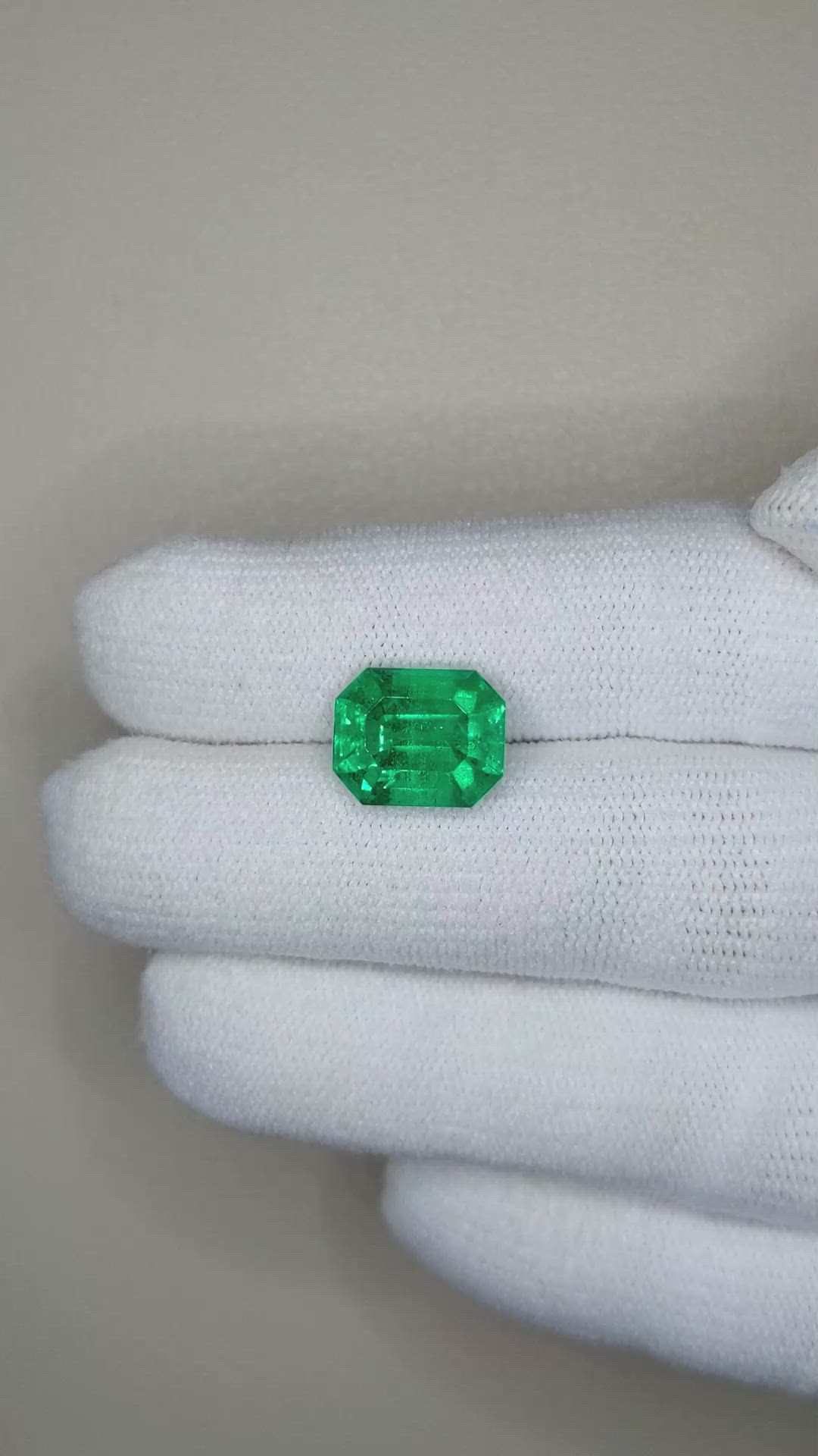 4.67 Ct. Emerald from Ethiopia Size Video
