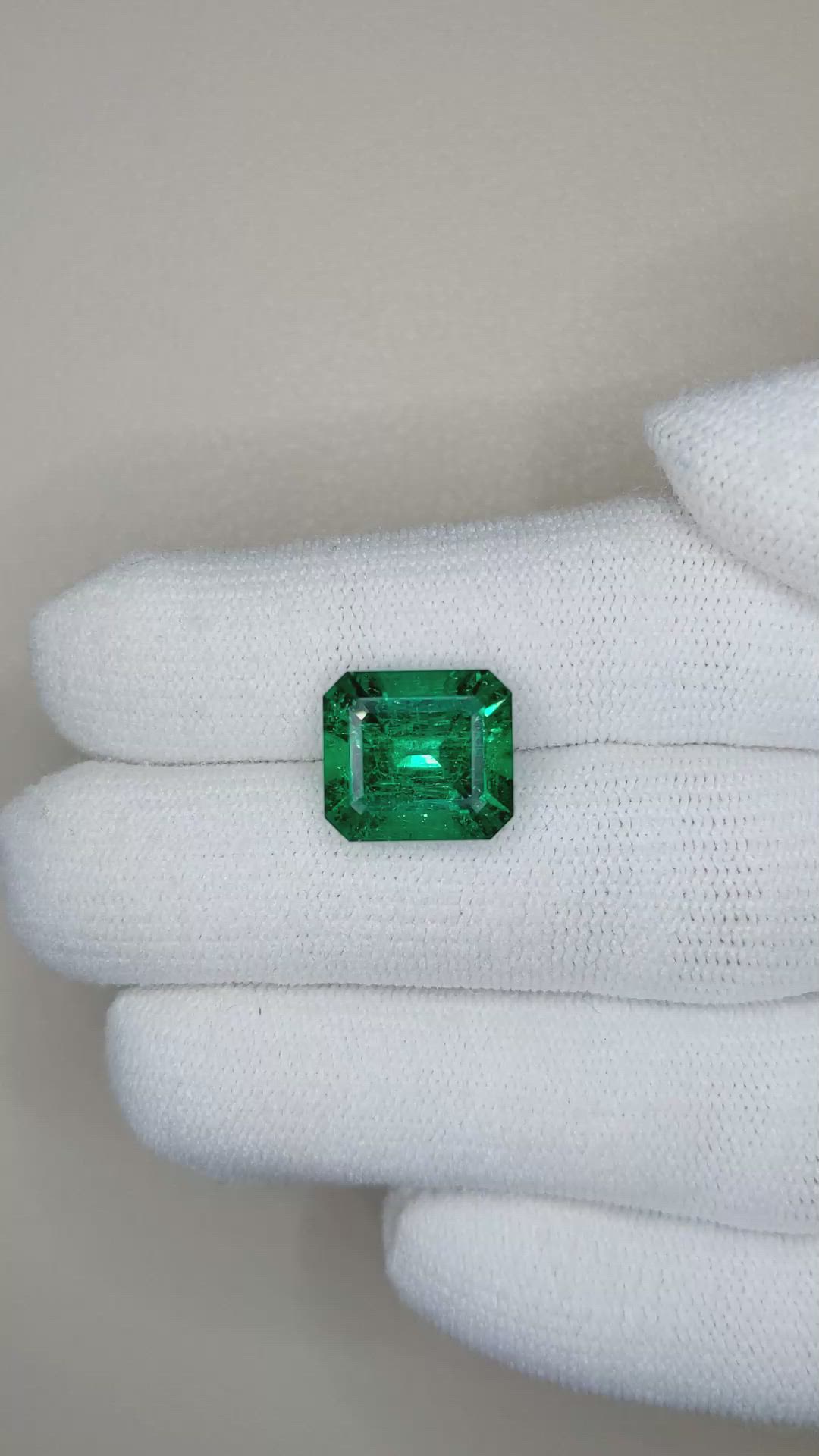 5.09 Ct. Emerald from Colombia Size Video