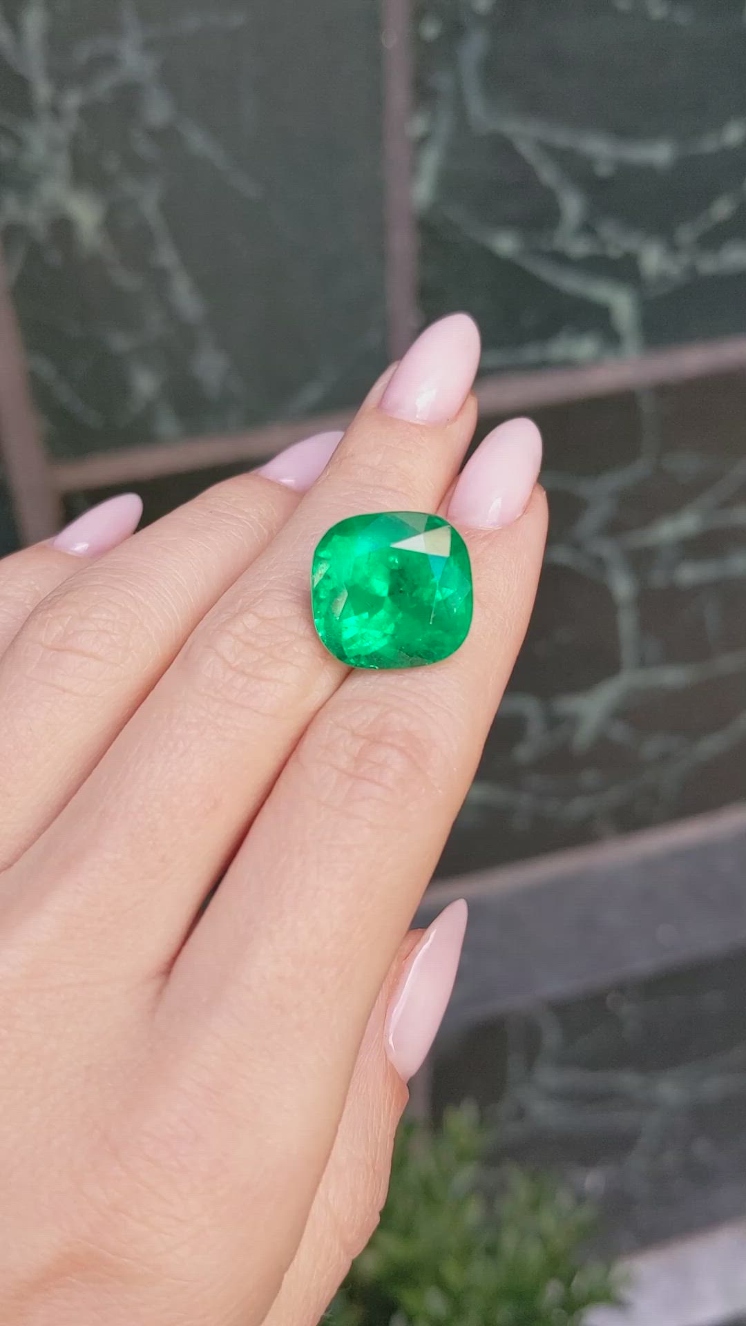 15.10 Ct. Emerald from Colombia Size Video