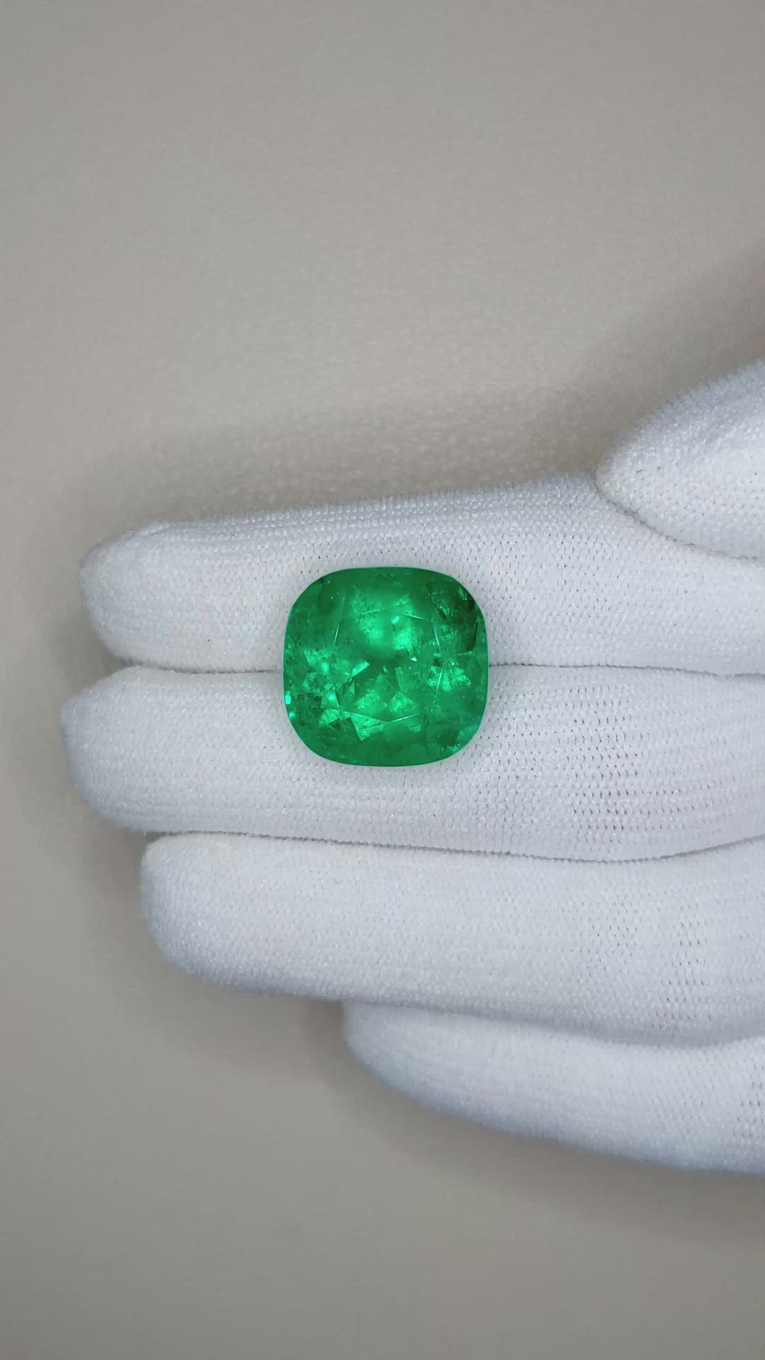 15.83 Ct. Emerald from Colombia Size Video