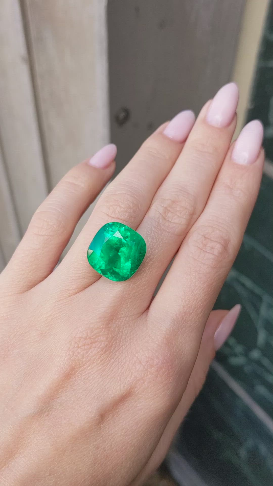 15.10 Ct. Emerald from Colombia Size Video
