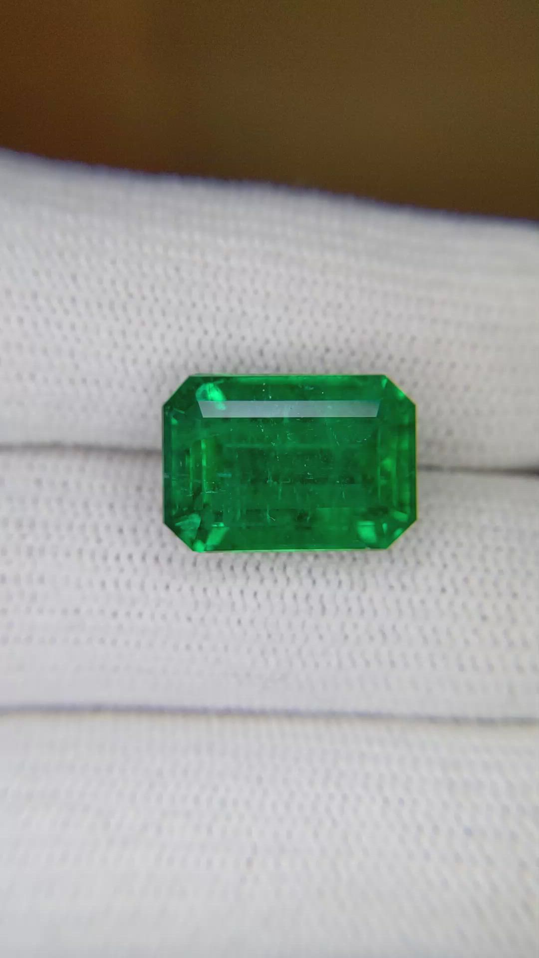 7.84 Ct. Emerald from Zambia Size Video