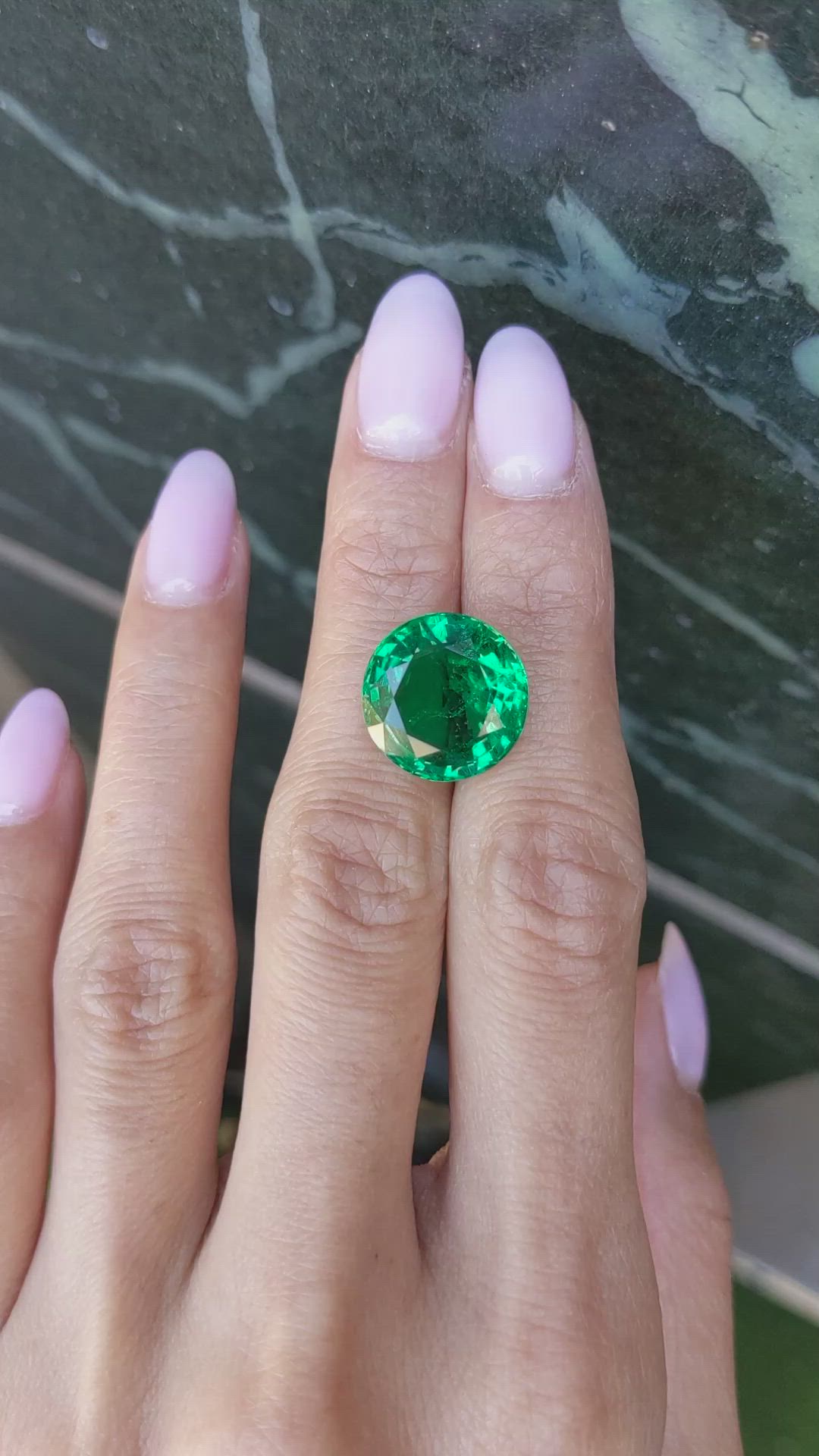 10.64 Ct. Emerald from Zambia Size Video