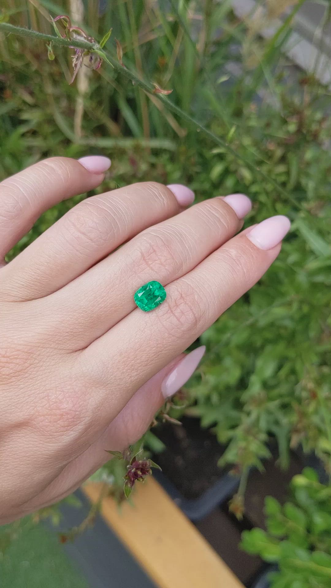 2.26 Ct. Emerald from Zambia Size Video