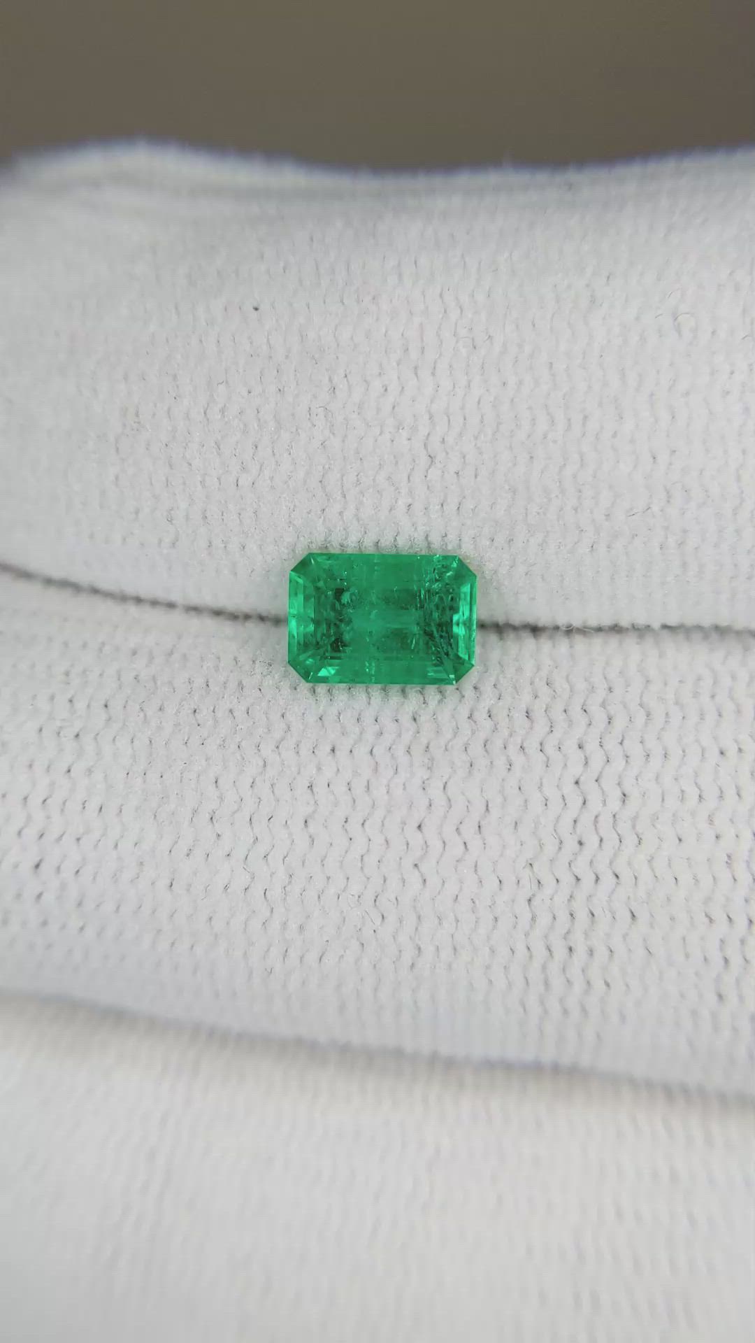 0.97 Ct. Emerald from Russia Size Video
