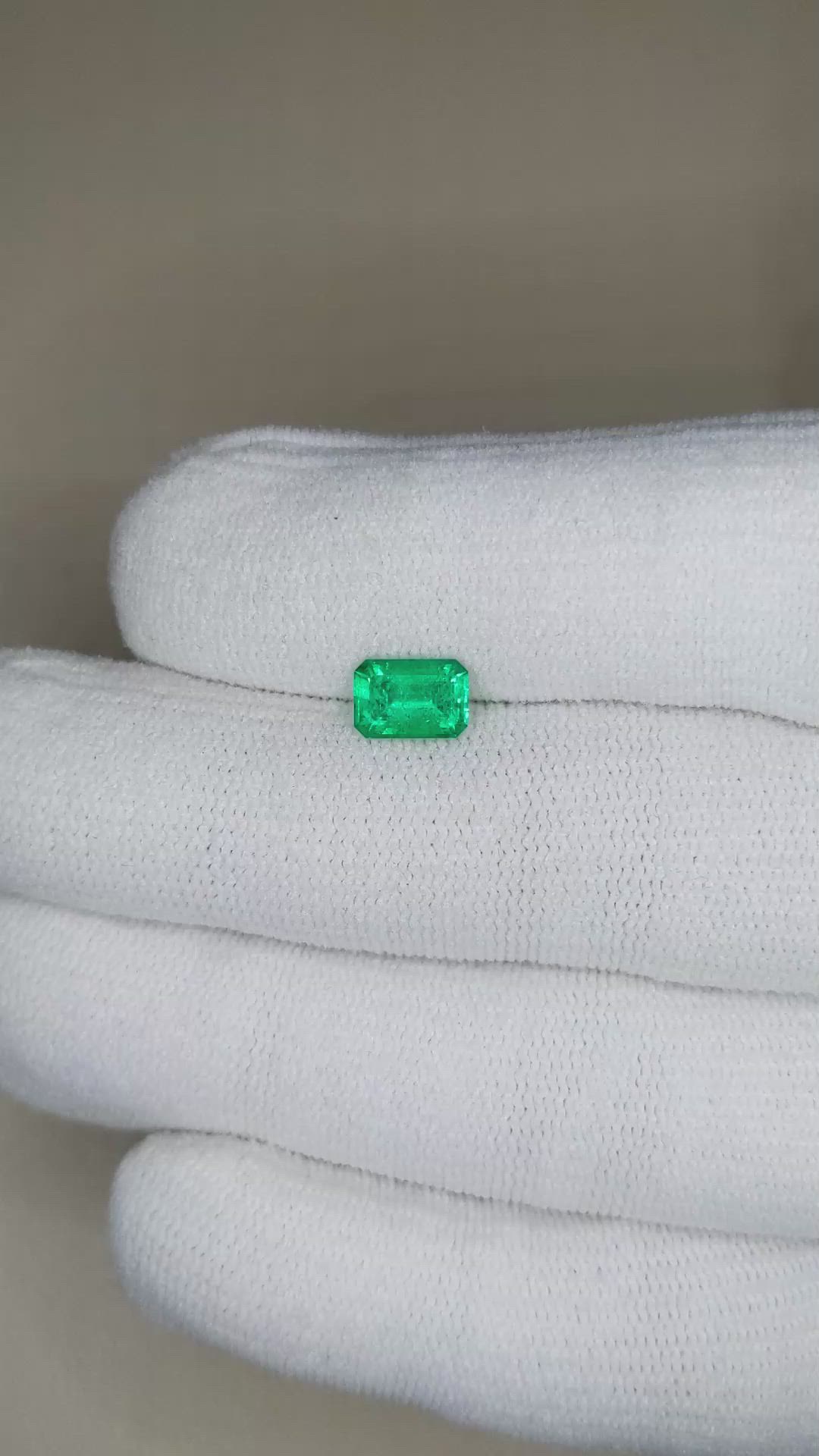 0.97 Ct. Emerald from Russia Size Video