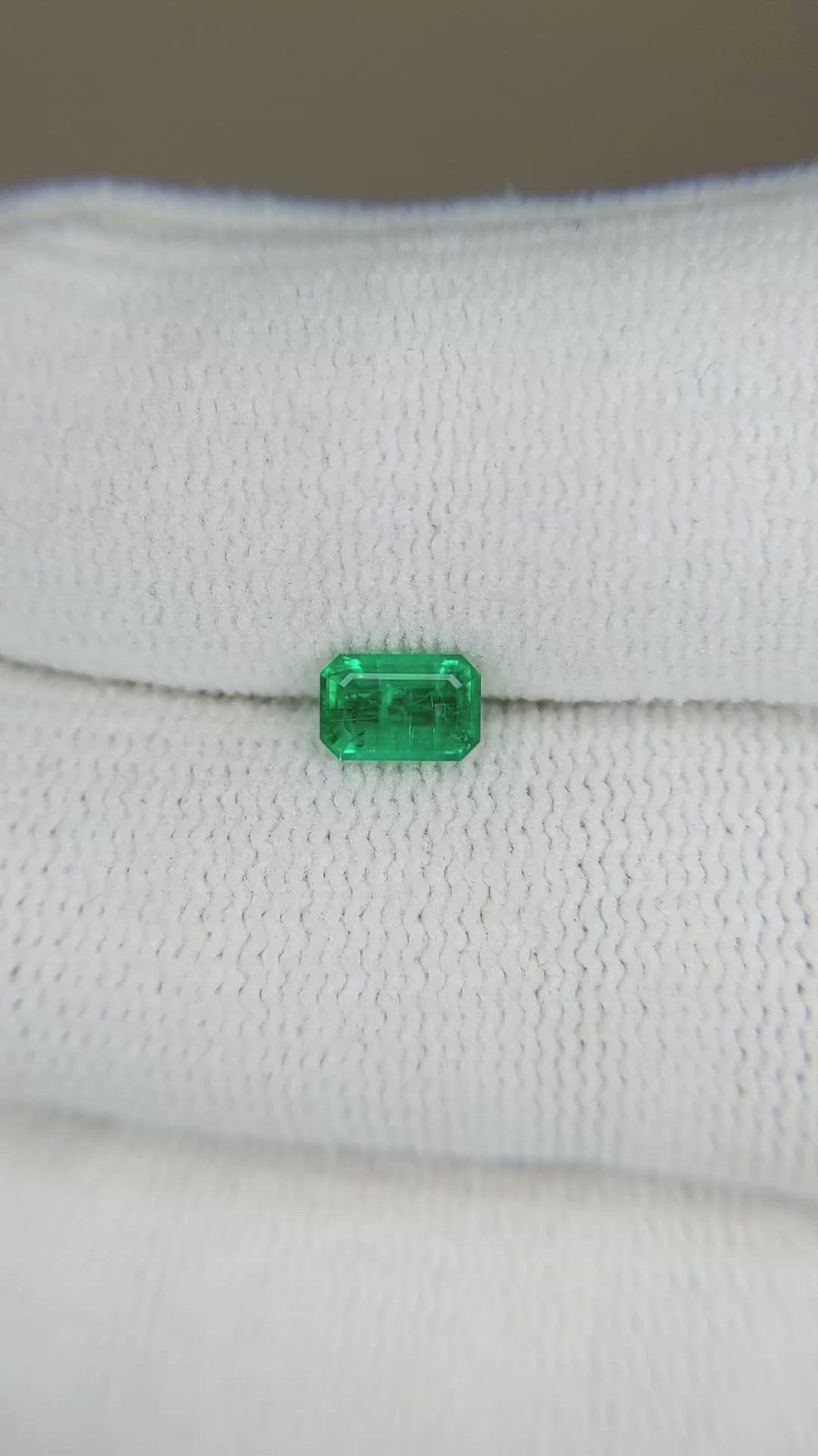 0.51 Ct. Emerald from Russia Size Video