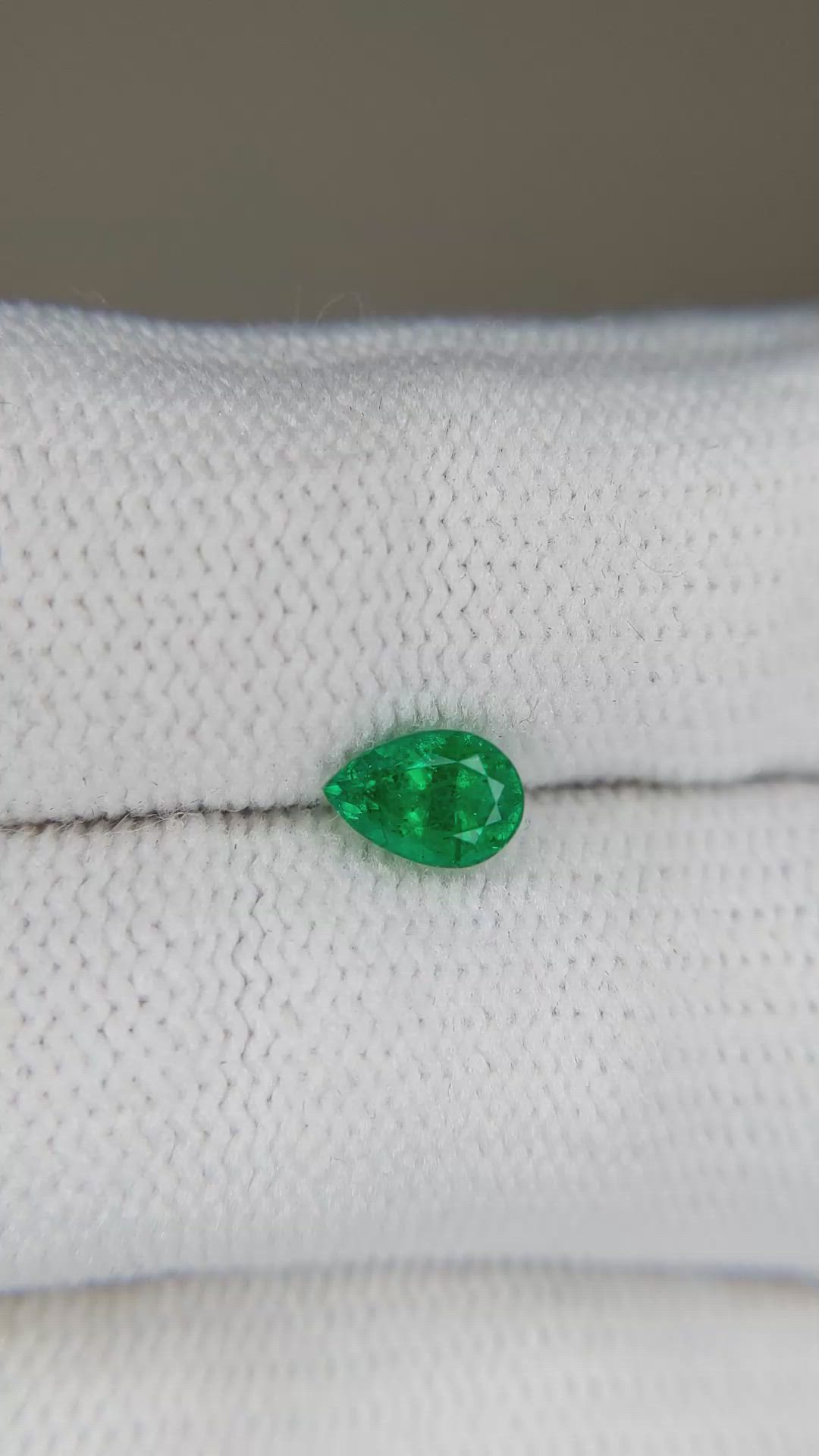 0.64 Ct. Emerald from Russia Size Video