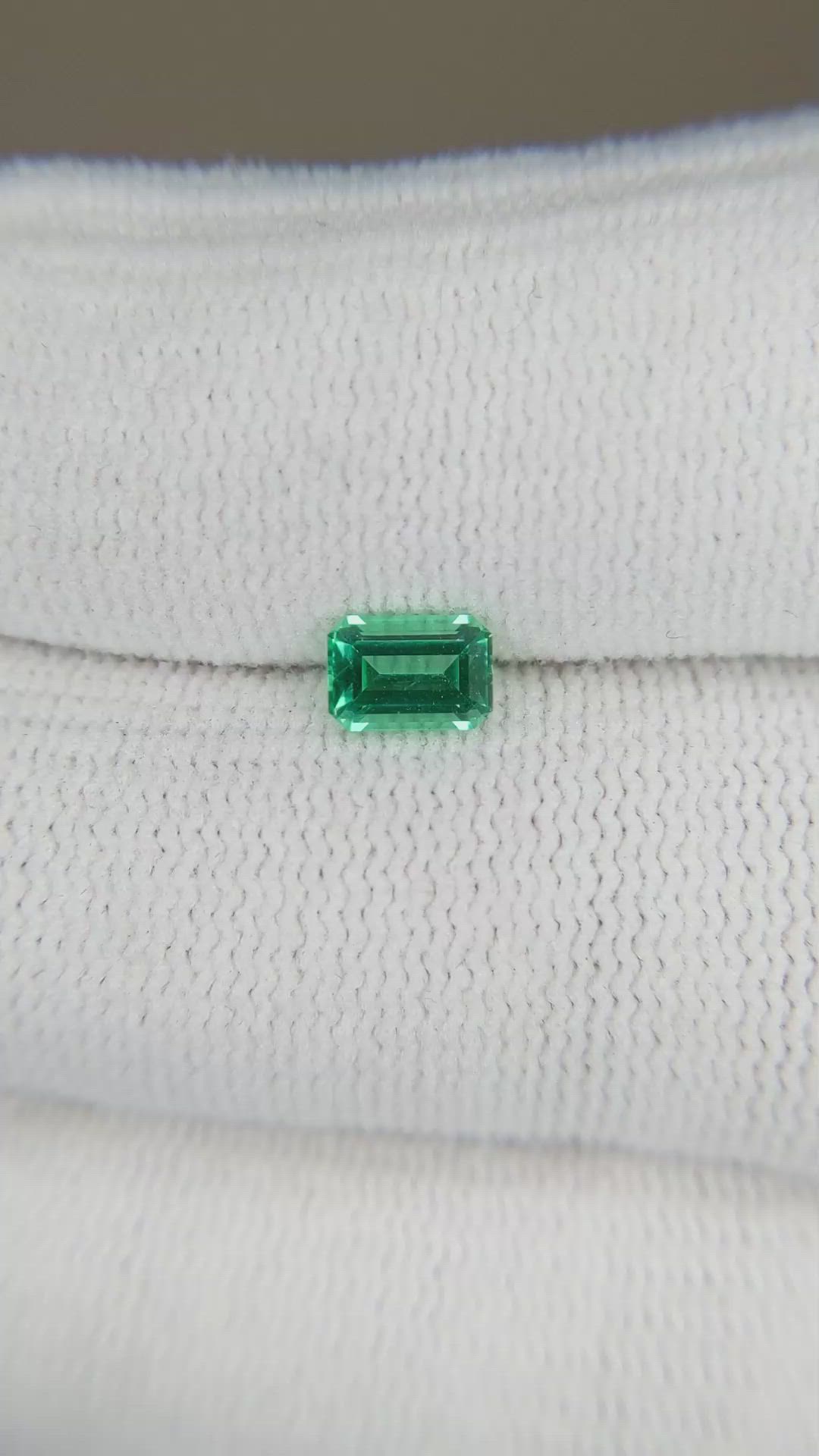 0.51 Ct. Emerald from Russia Size Video