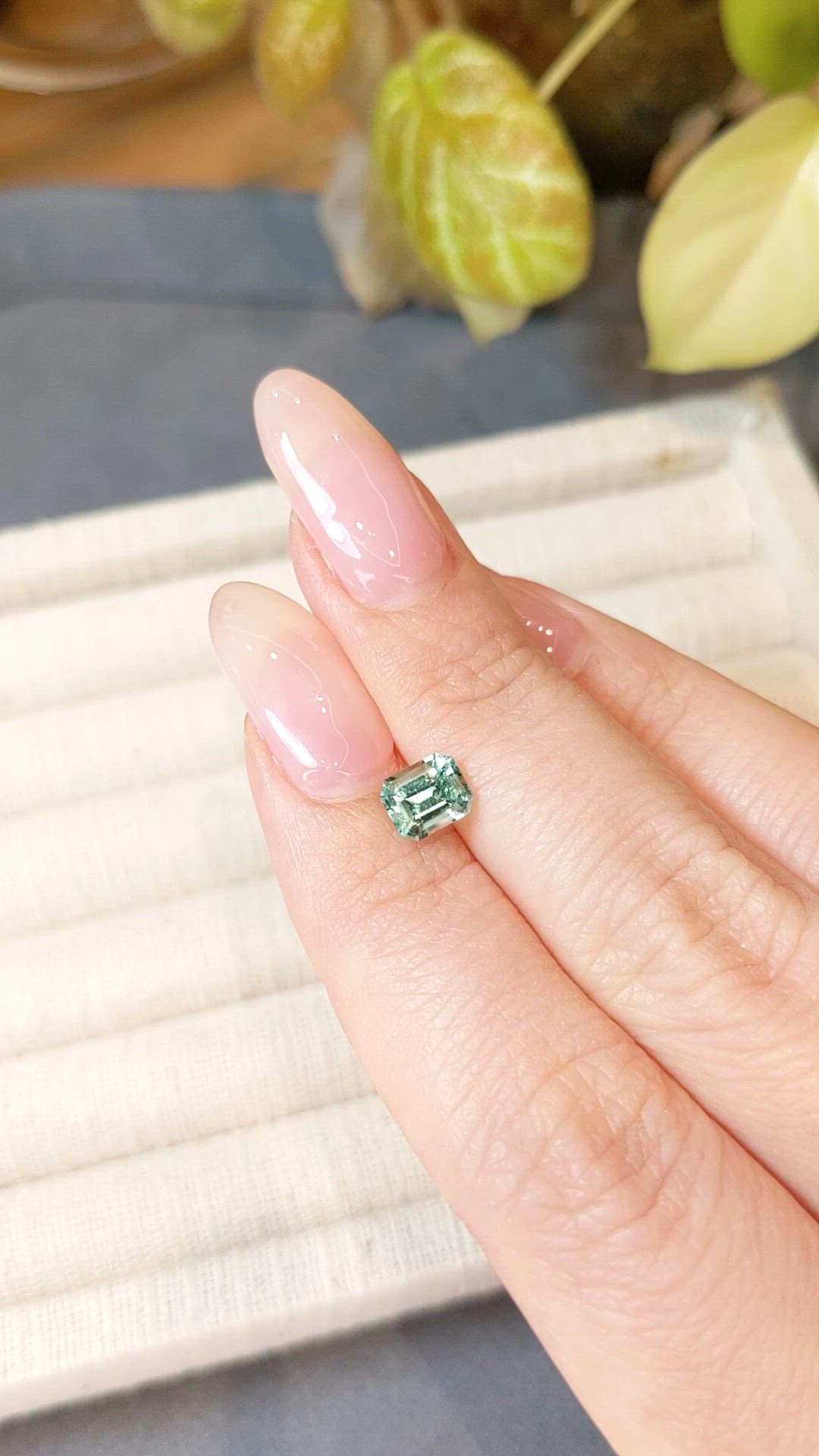 0.94 Ct. Emerald from Russia Size Video