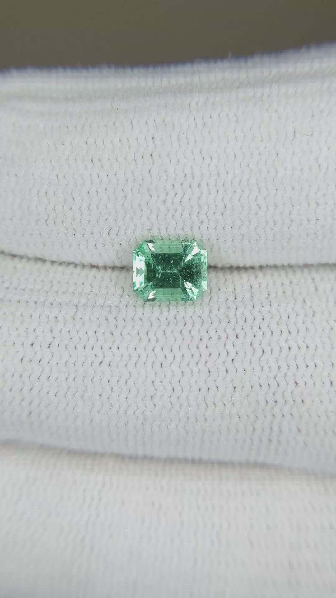 0.94 Ct. Emerald from Russia Size Video