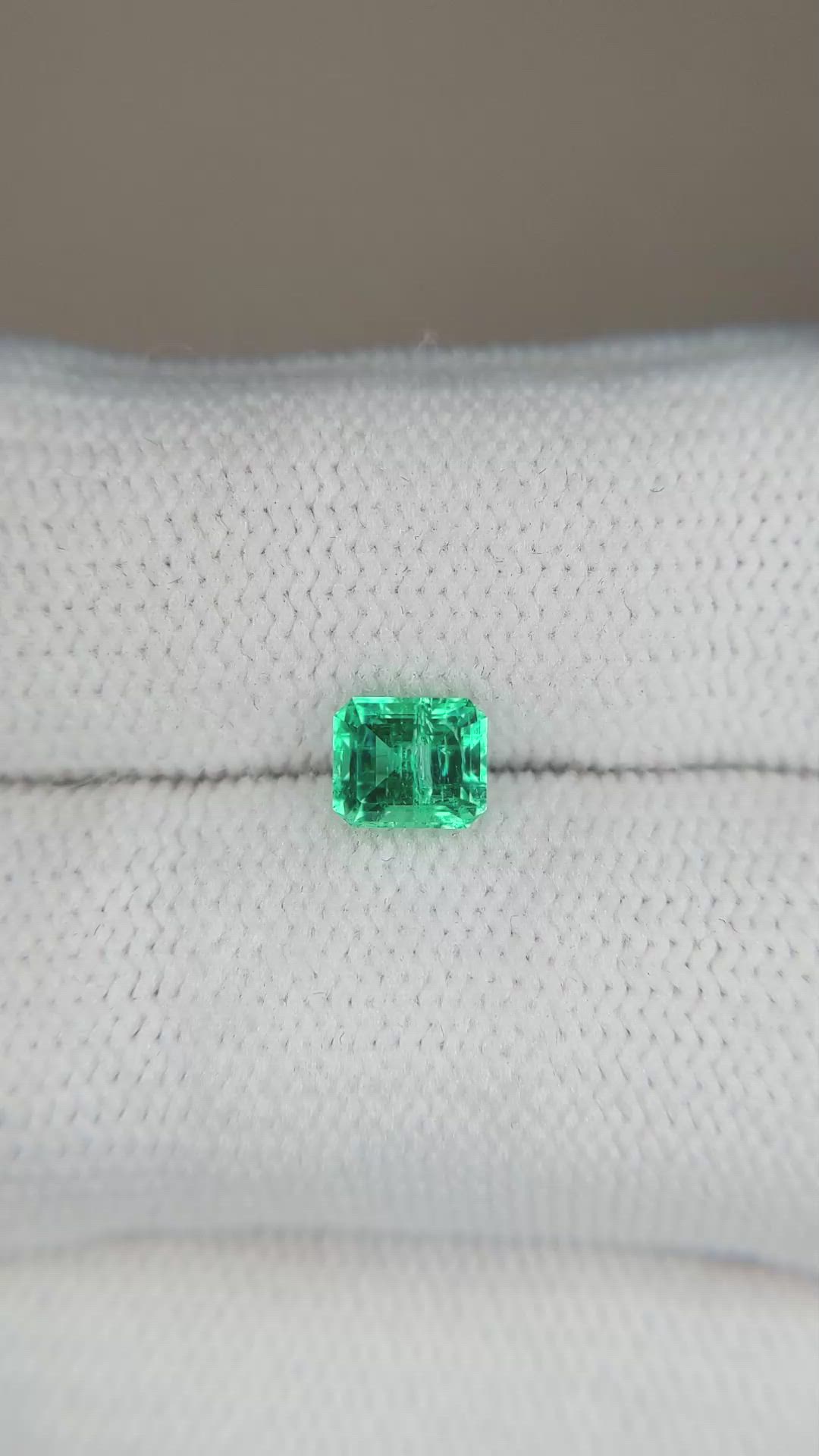 0.62 Ct. Emerald from Russia Size Video