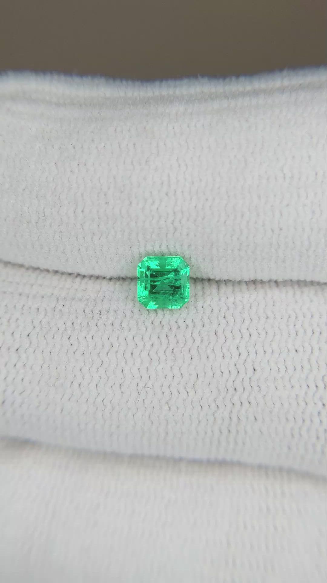 0.51 Ct. Emerald from Russia Size Video