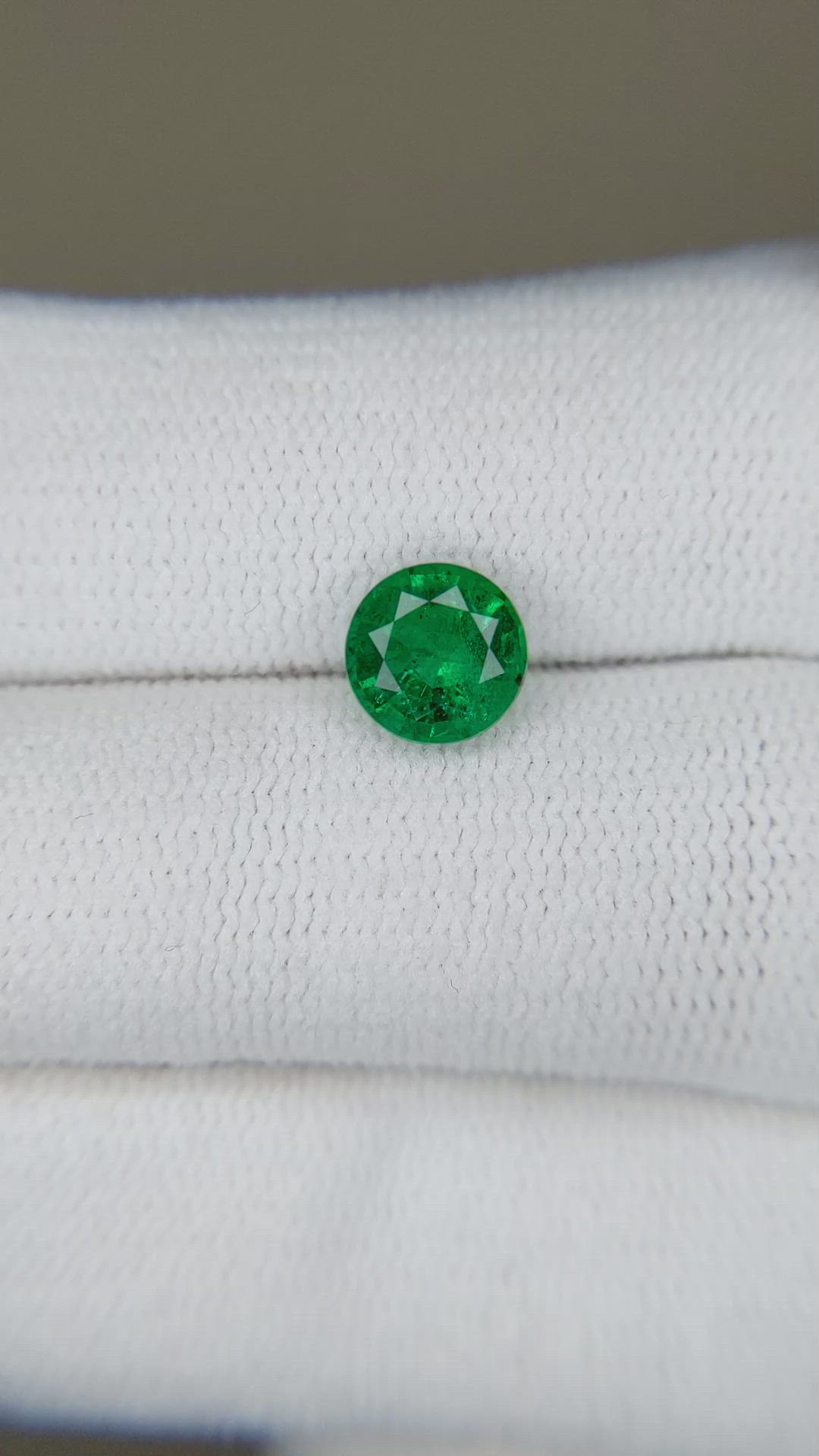 0.91 Ct. Emerald from Zambia Size Video
