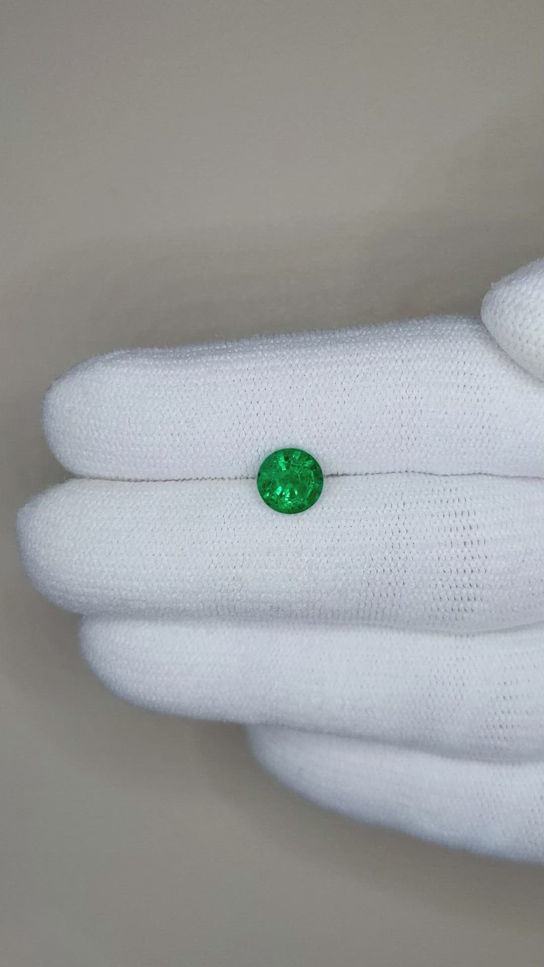 0.91 Ct. Emerald from Zambia Size Video
