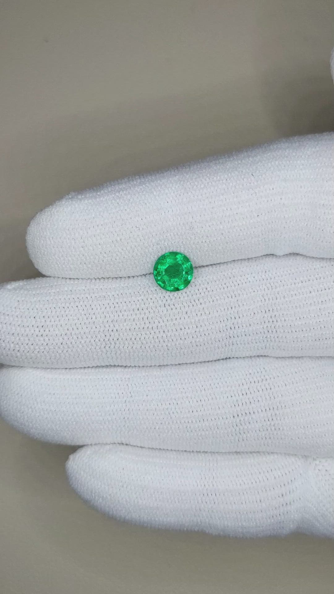 0.91 Ct. Emerald from Zambia Size Video
