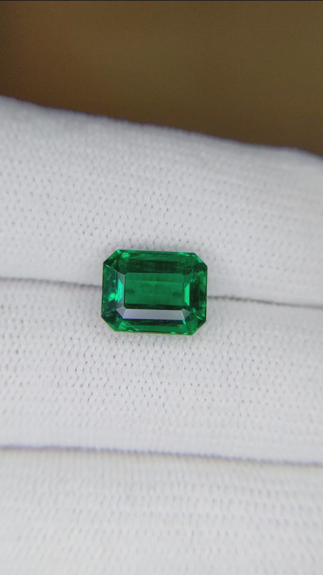 2.87 Ct. Emerald from Zambia Size Video
