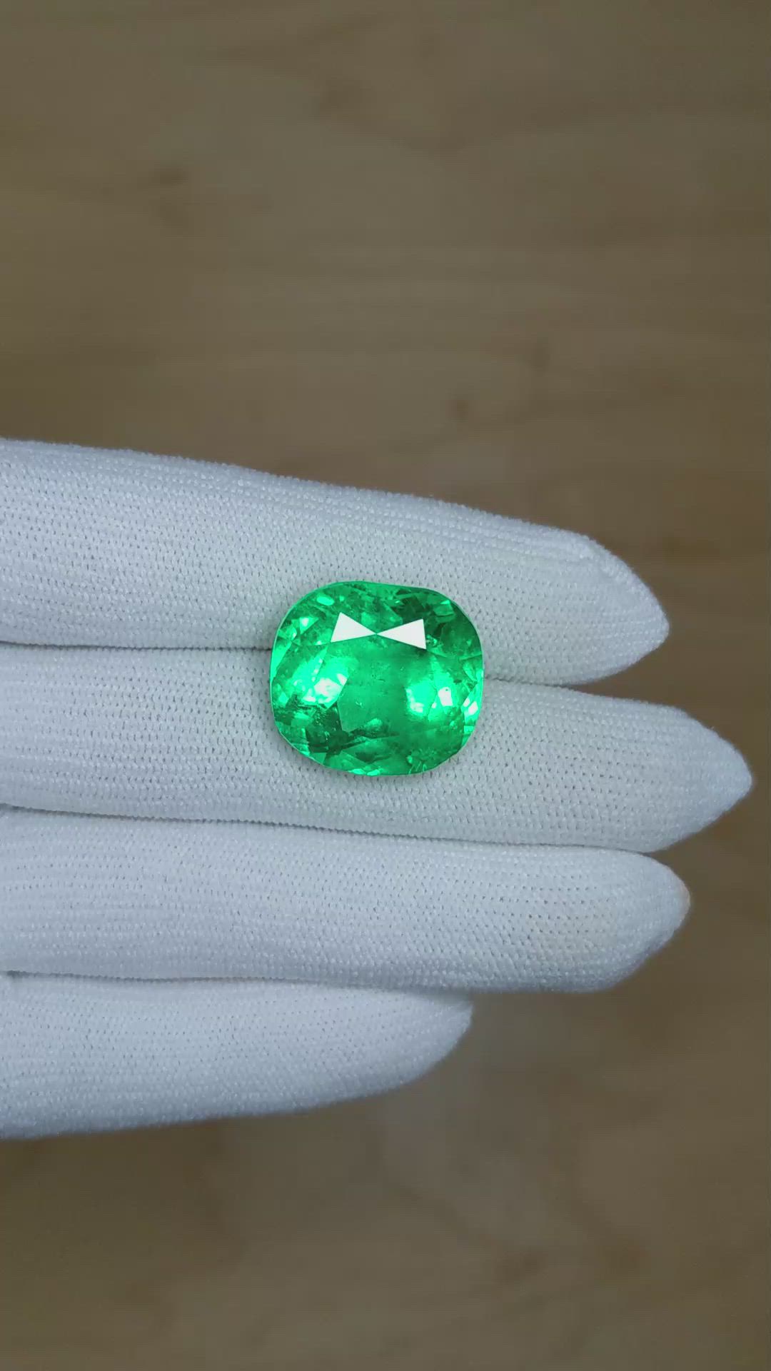 25.13 Ct. Emerald from Colombia Size Video