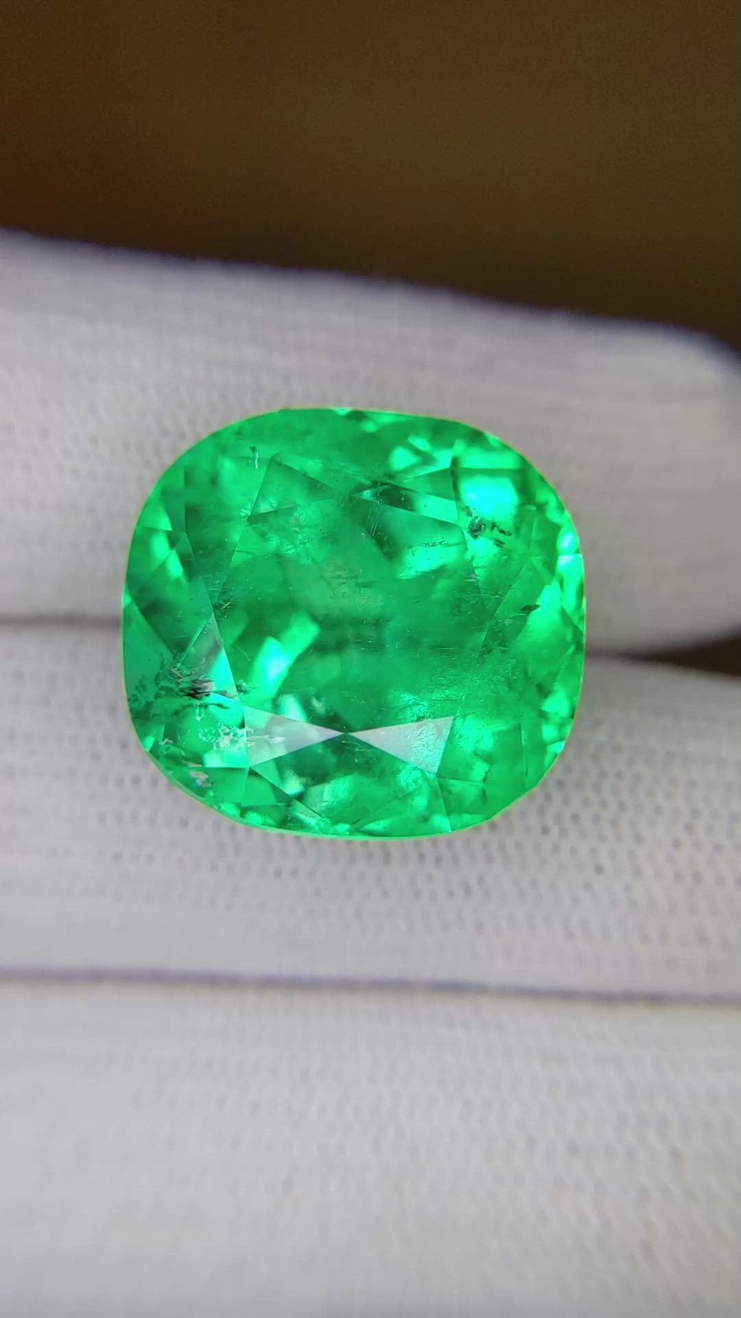 25.13 Ct. Emerald from Colombia Size Video