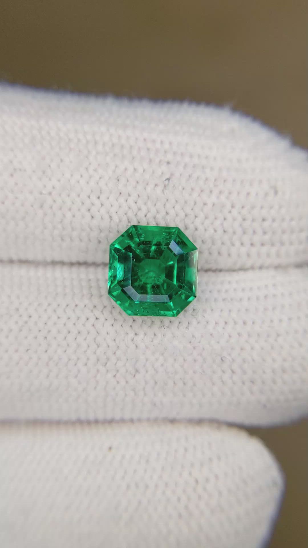 2.68 Ct. Emerald from Colombia Size Video