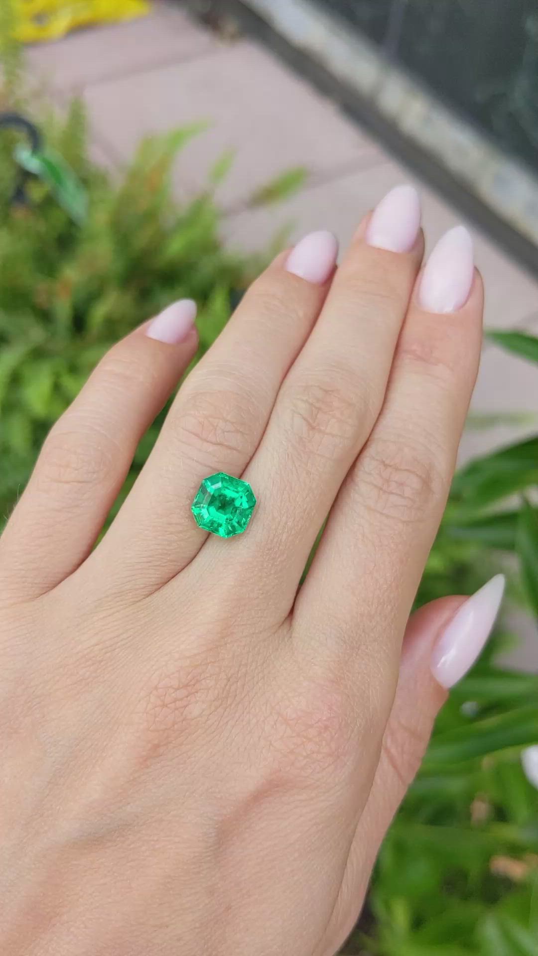 2.68 Ct. Emerald from Colombia Size Video