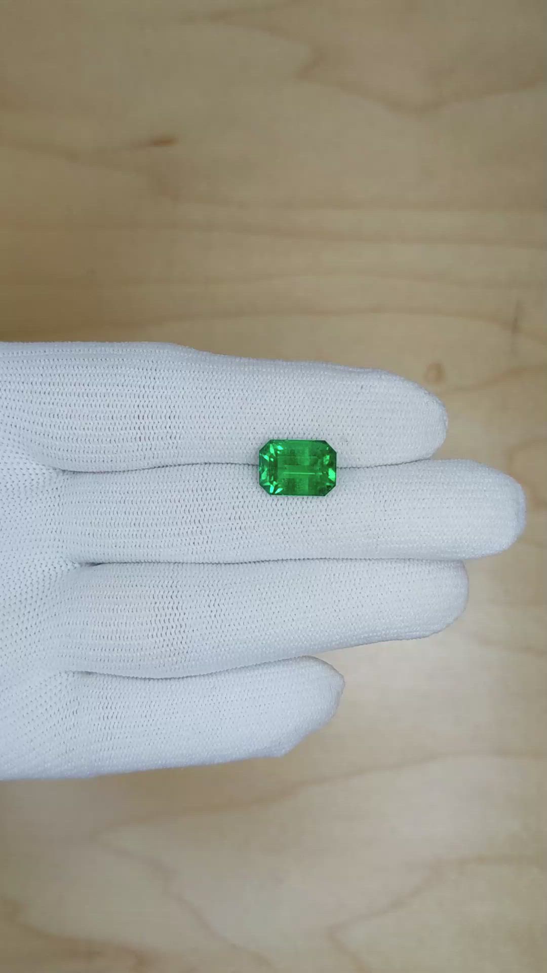 4.21 Ct. Emerald from Colombia Size Video