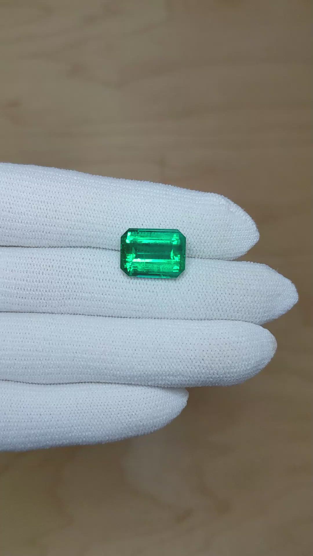 7.73 Ct. Emerald from Zambia Size Video