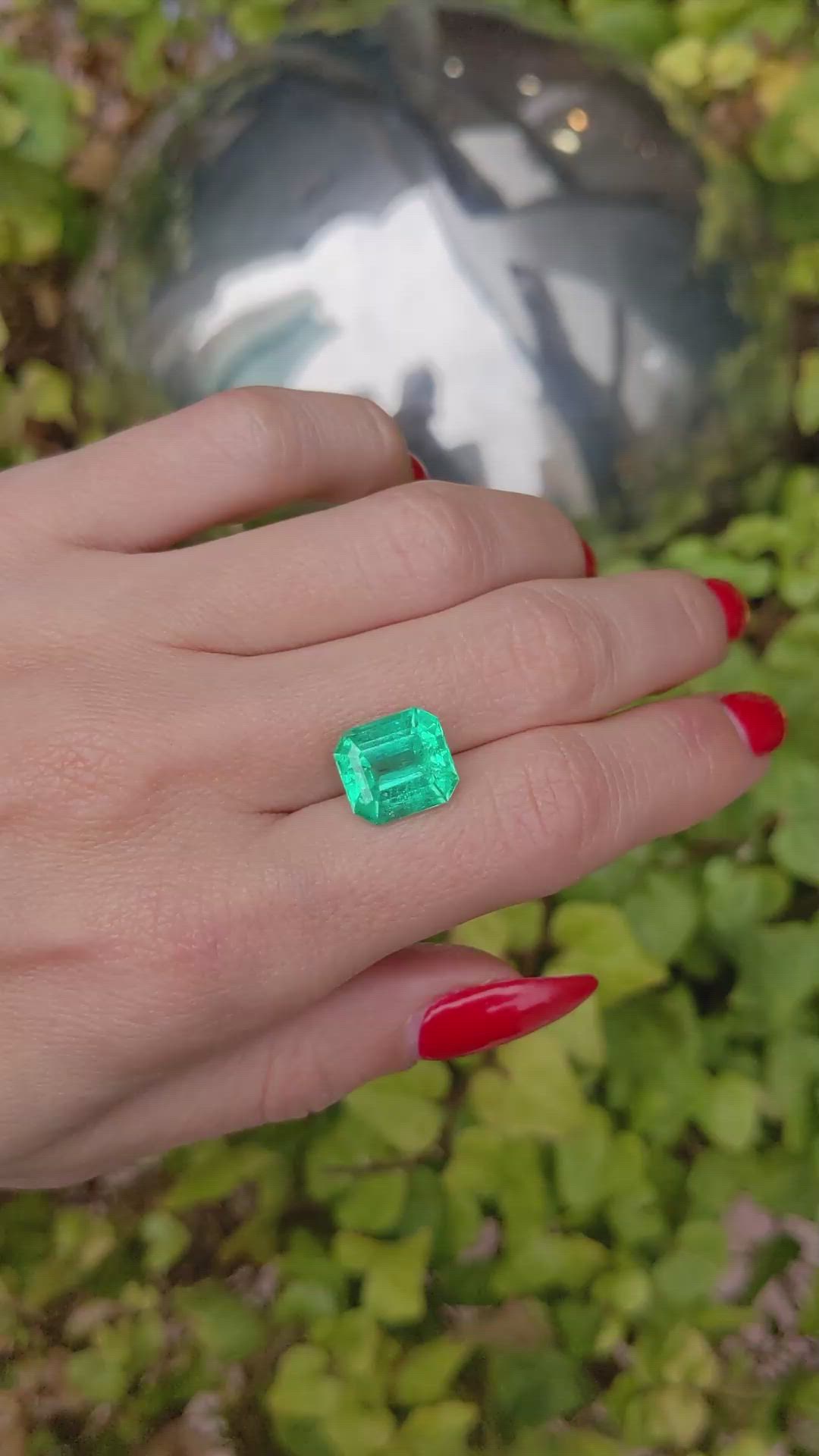 5.33 Ct. Emerald from Colombia Size Video