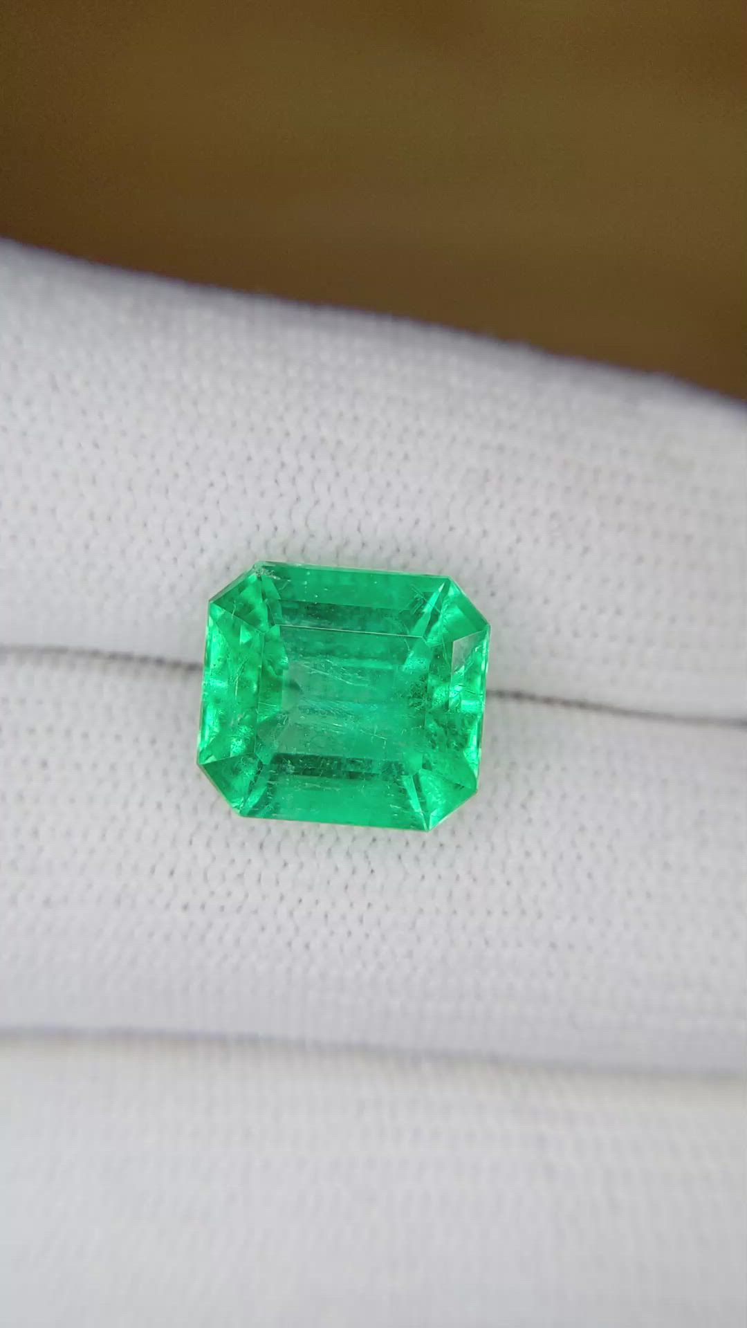 5.33 Ct. Emerald from Colombia Size Video