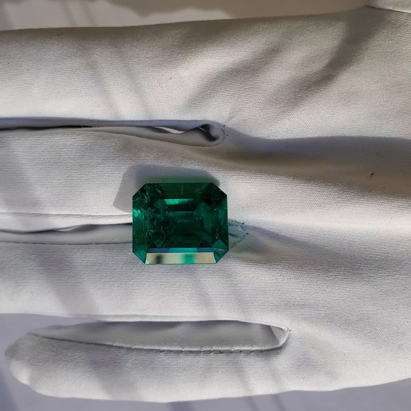 18.05 Ct. Emerald from Colombia Size Video