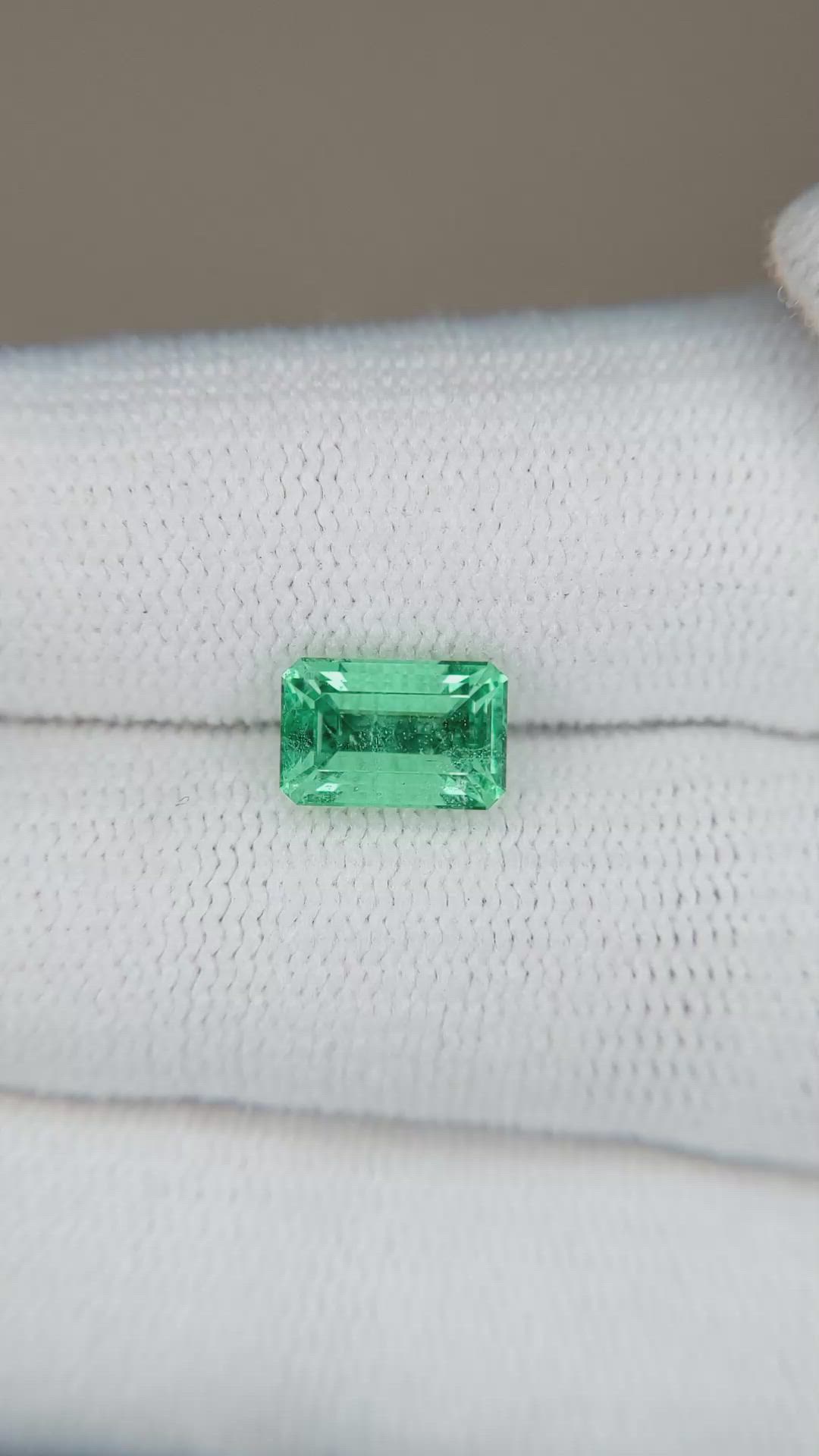 1.61 Ct. Emerald from Russia Size Video